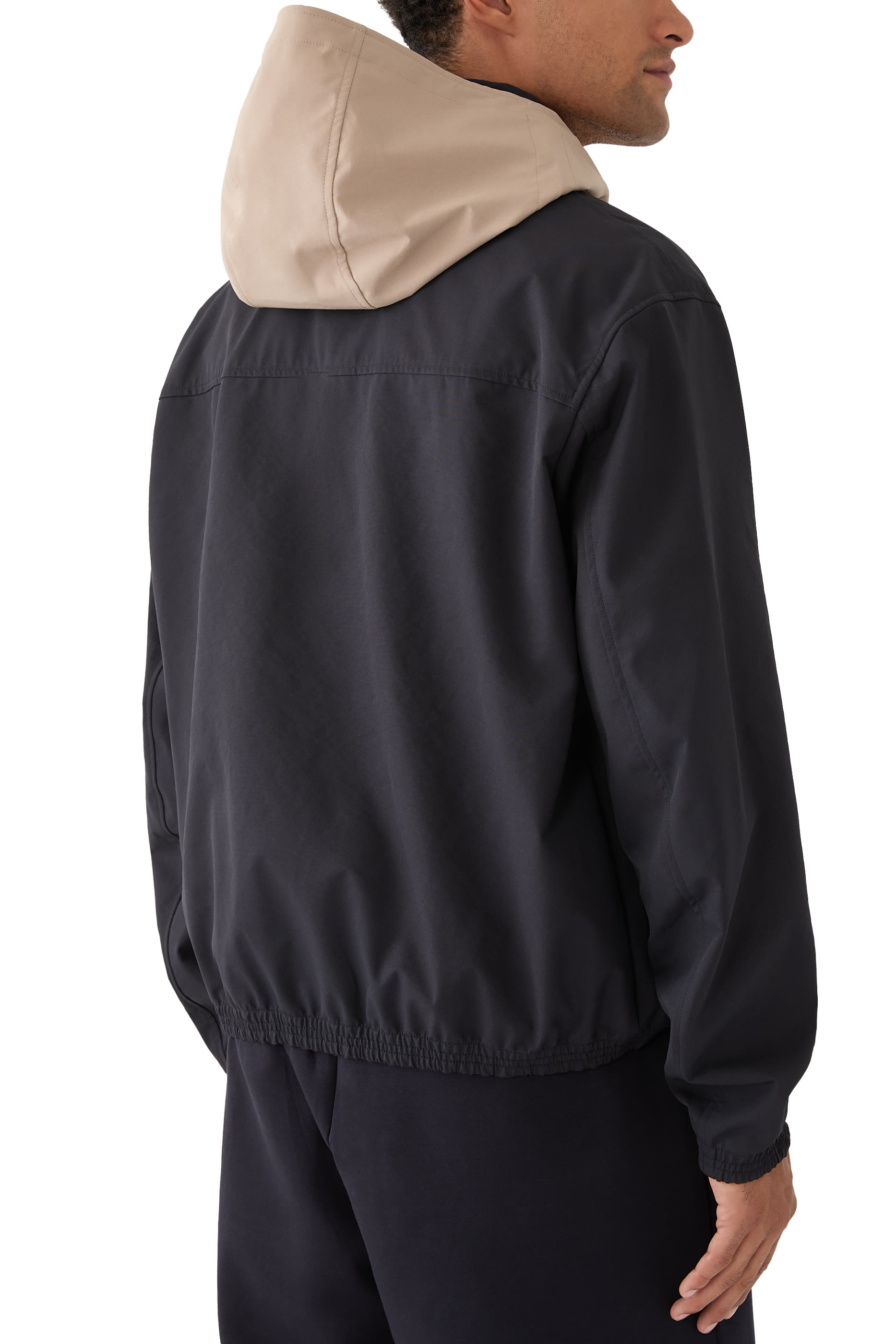 جاكيت فضفاض بشعار الماركة