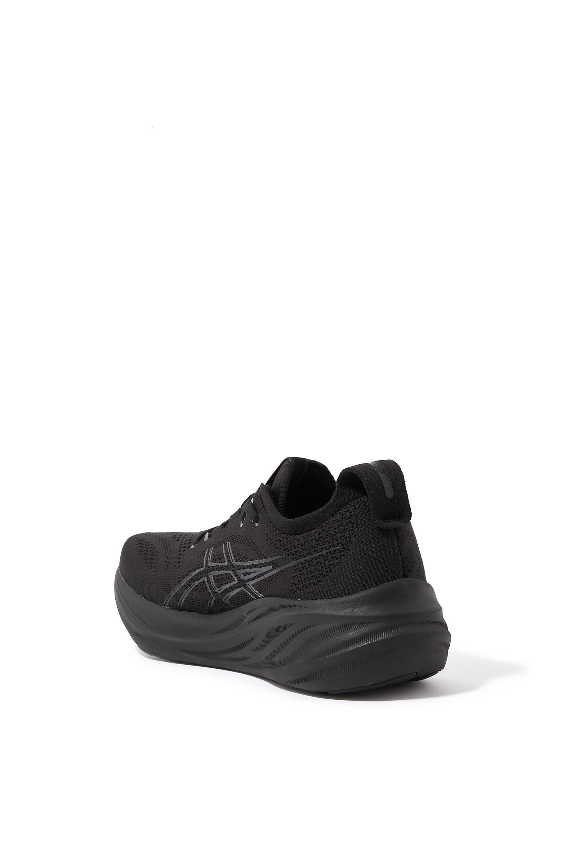 سنيكرز جل نيمبوس 26