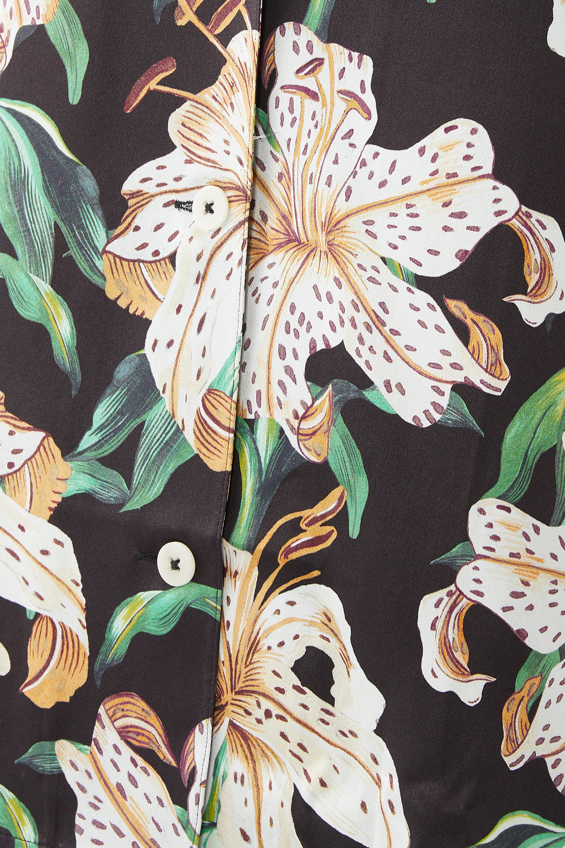 طقم بيجامة حرير بقصة طويلة بطبعة ليليوم