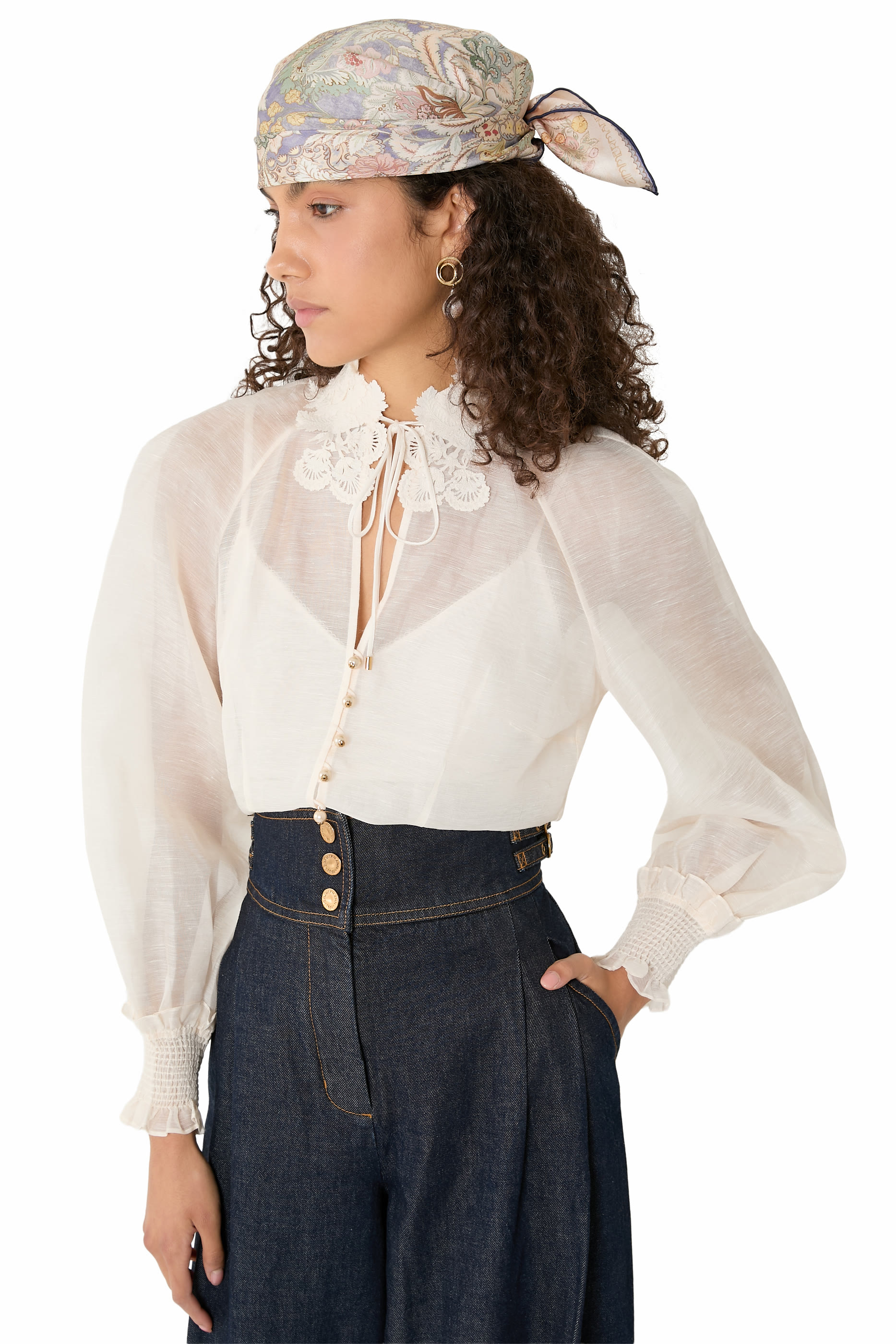 وشاح مربع حرير بنقشة