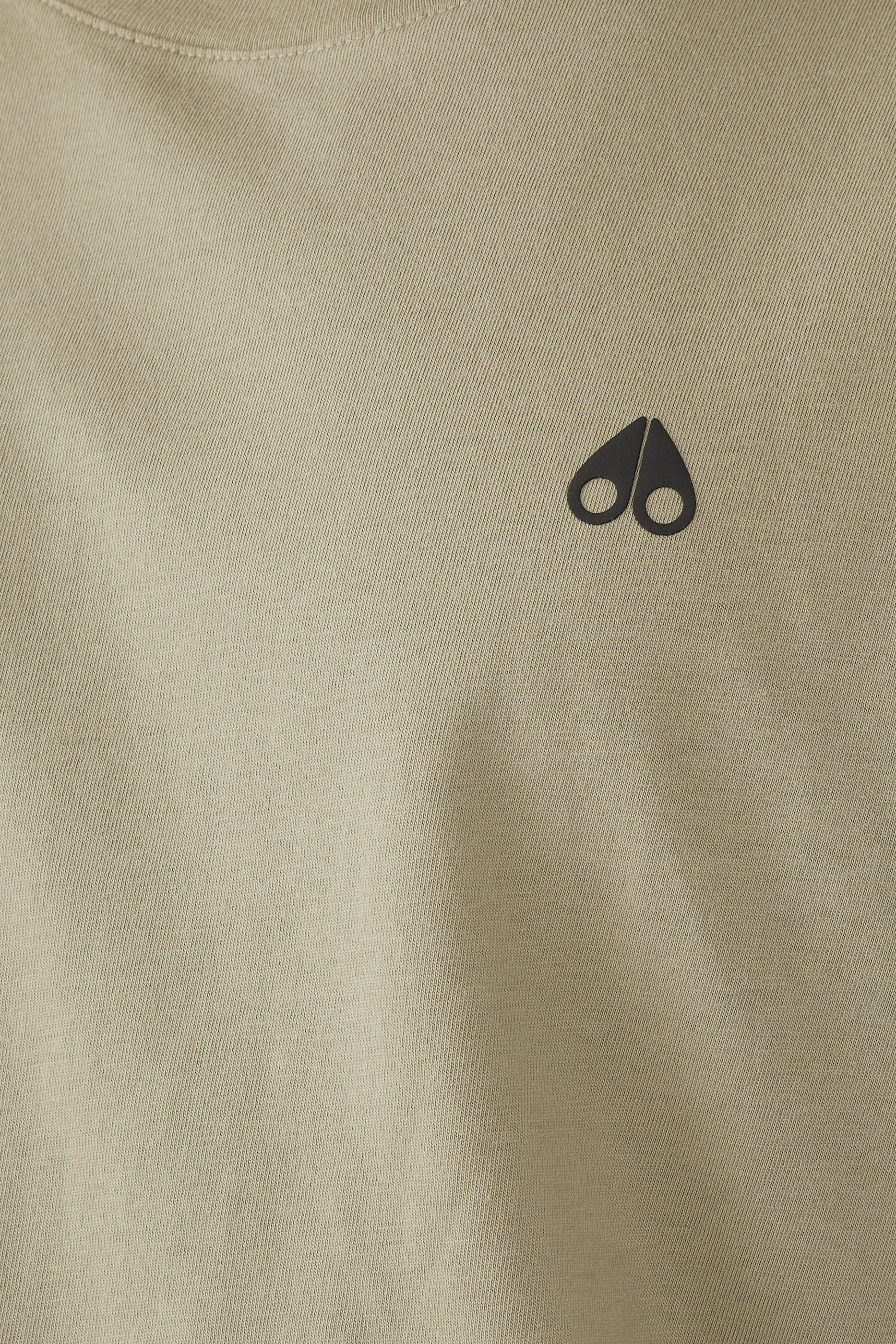 تيشيرت ساتلايت بياقة ضيقة