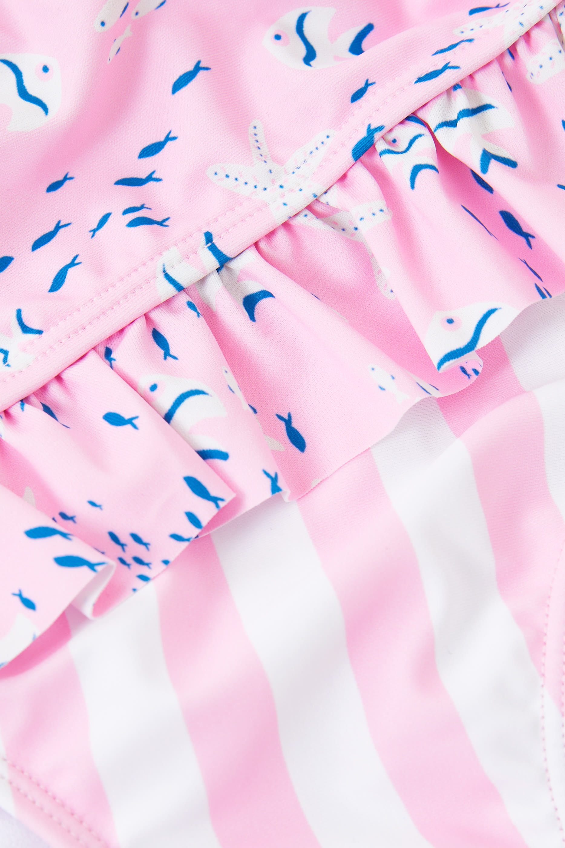 طقم بيكيني للأطفال بنقشة بحرية وقطعة علوية قصيرة وكشكش