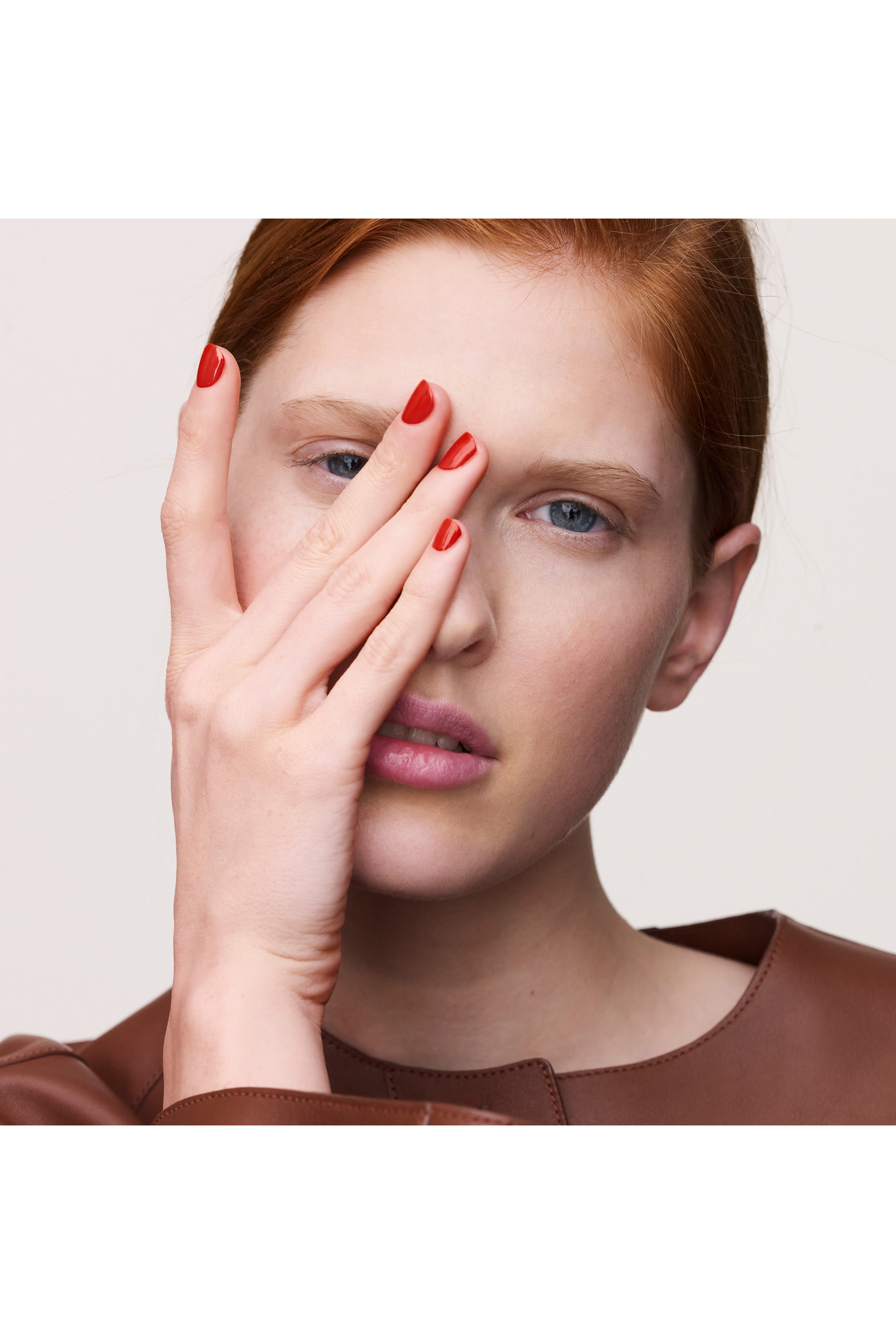 أيدي Herm&egrave;s, طلاء الأظافر,البنّي الرّمادي