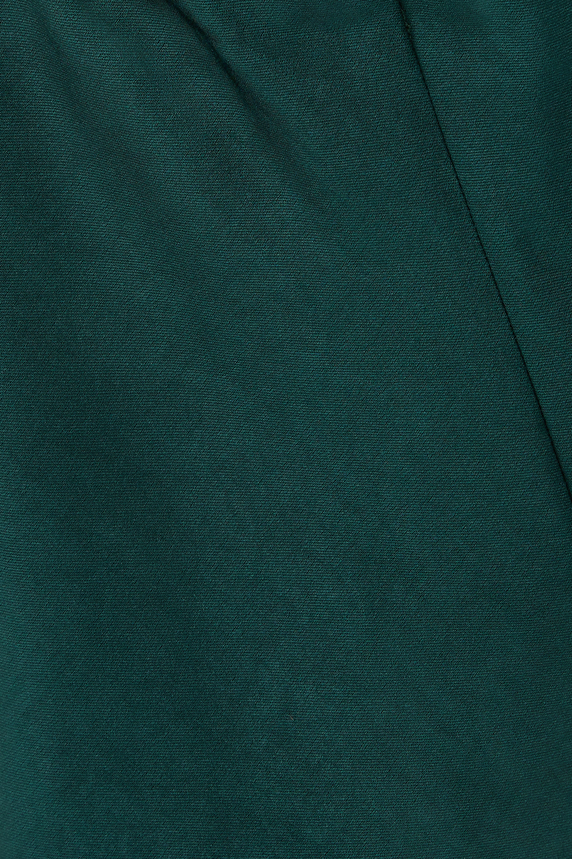 بنطال بقصة مائلة انسيابية ستان