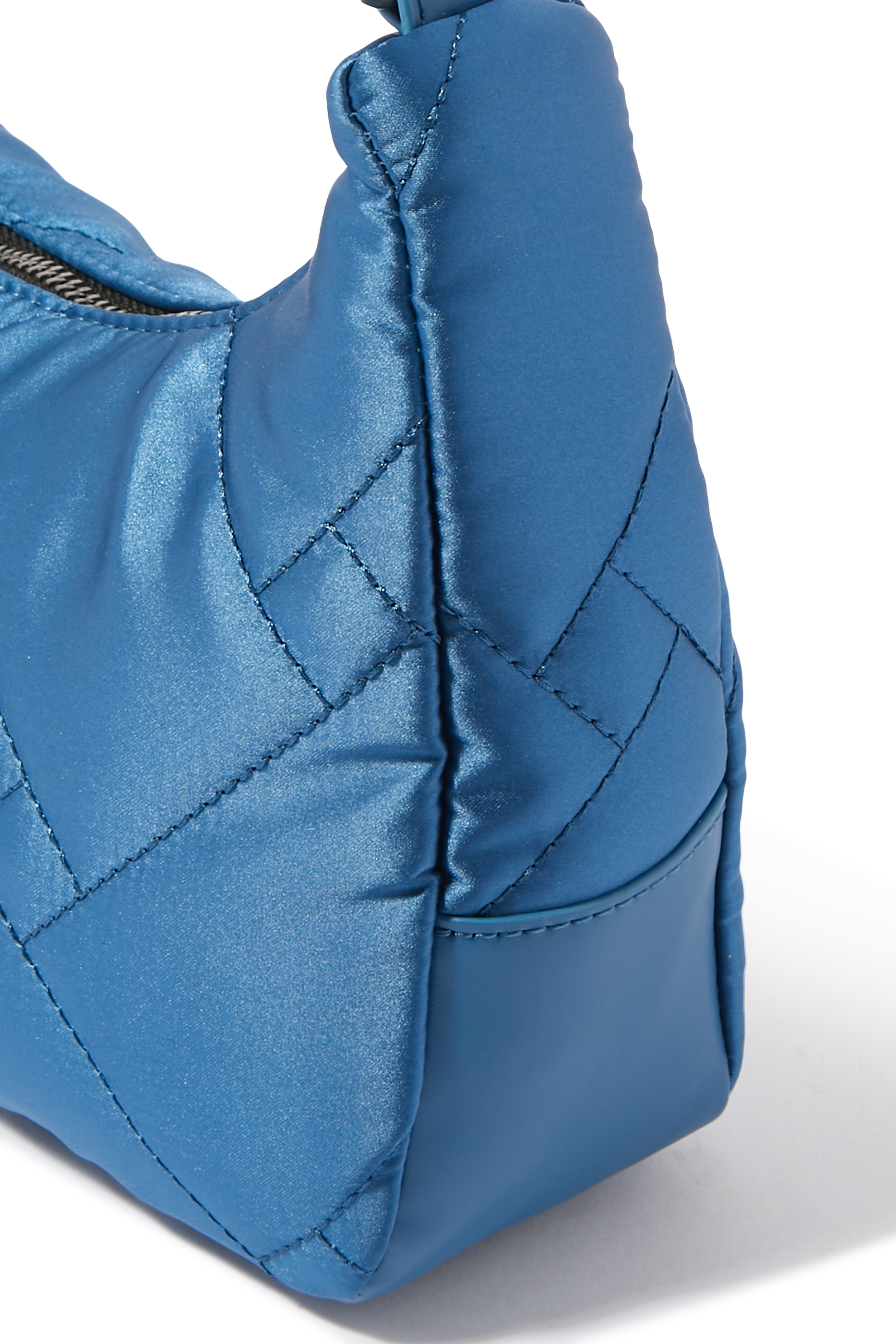 حقيبة كروس بودي صغيرة نايلون معاد تدويره