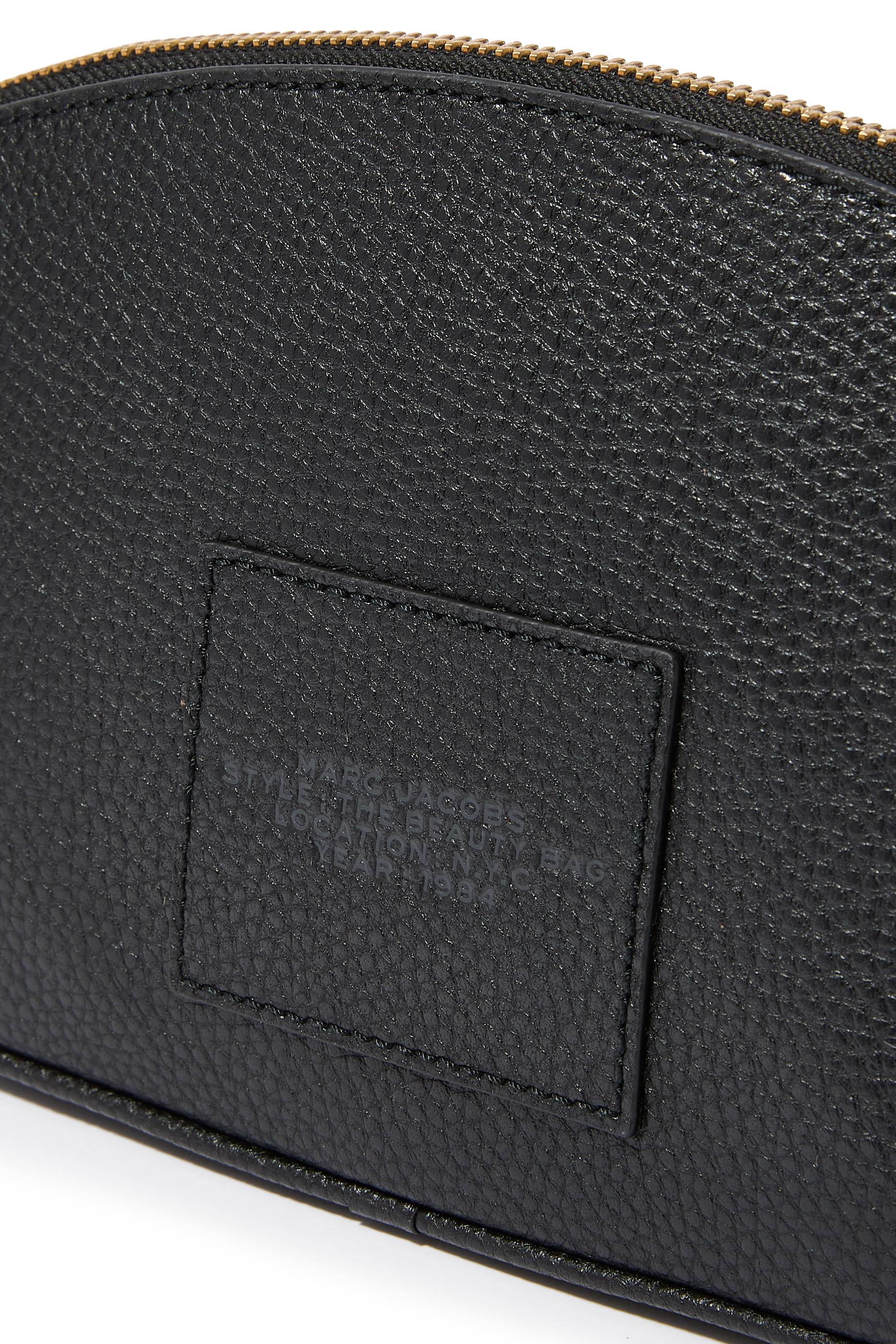 حقيبة مستحضرات تجميل