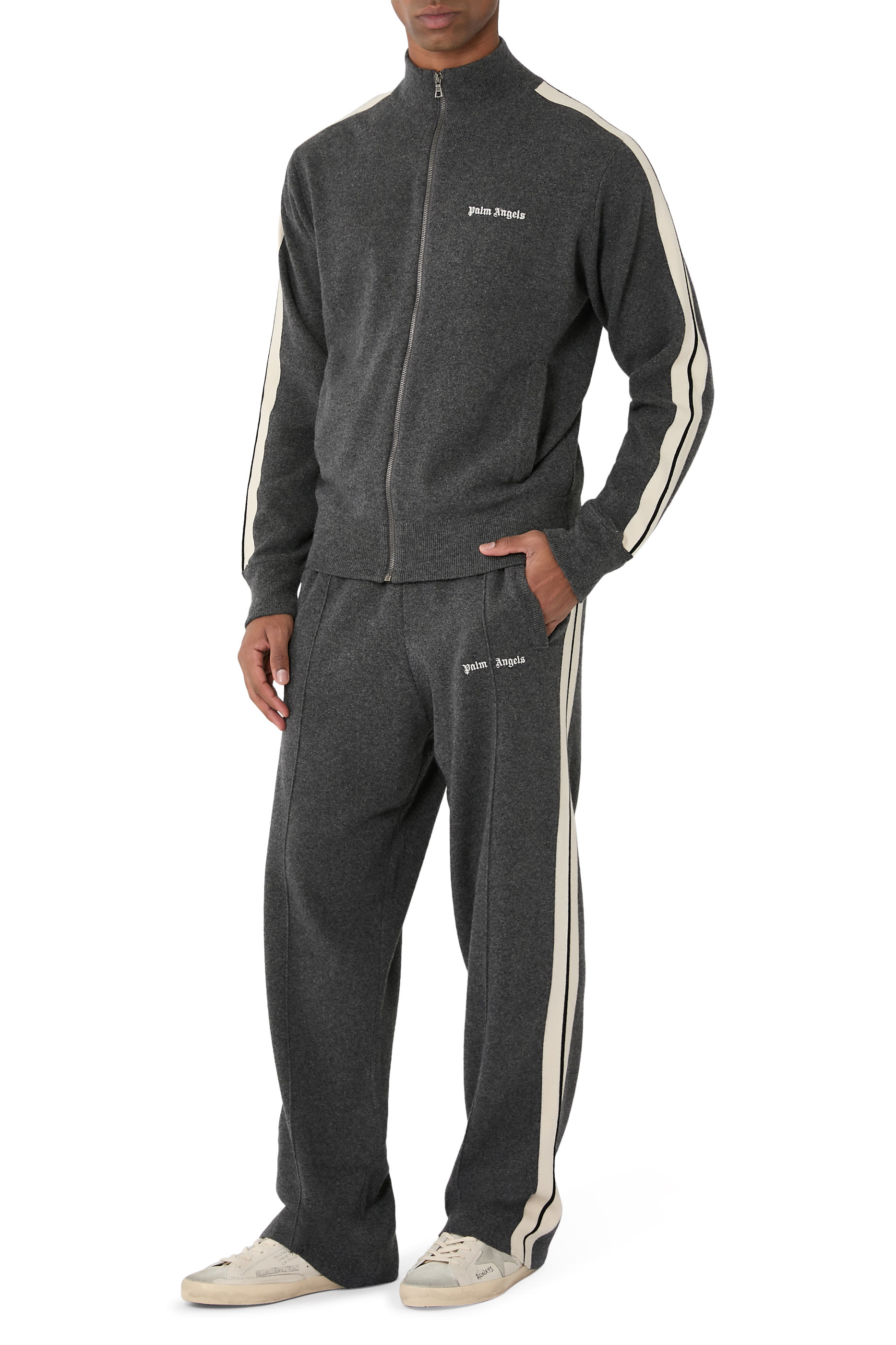 بنطال رياضي بشعار الماركة الكلاسيكي