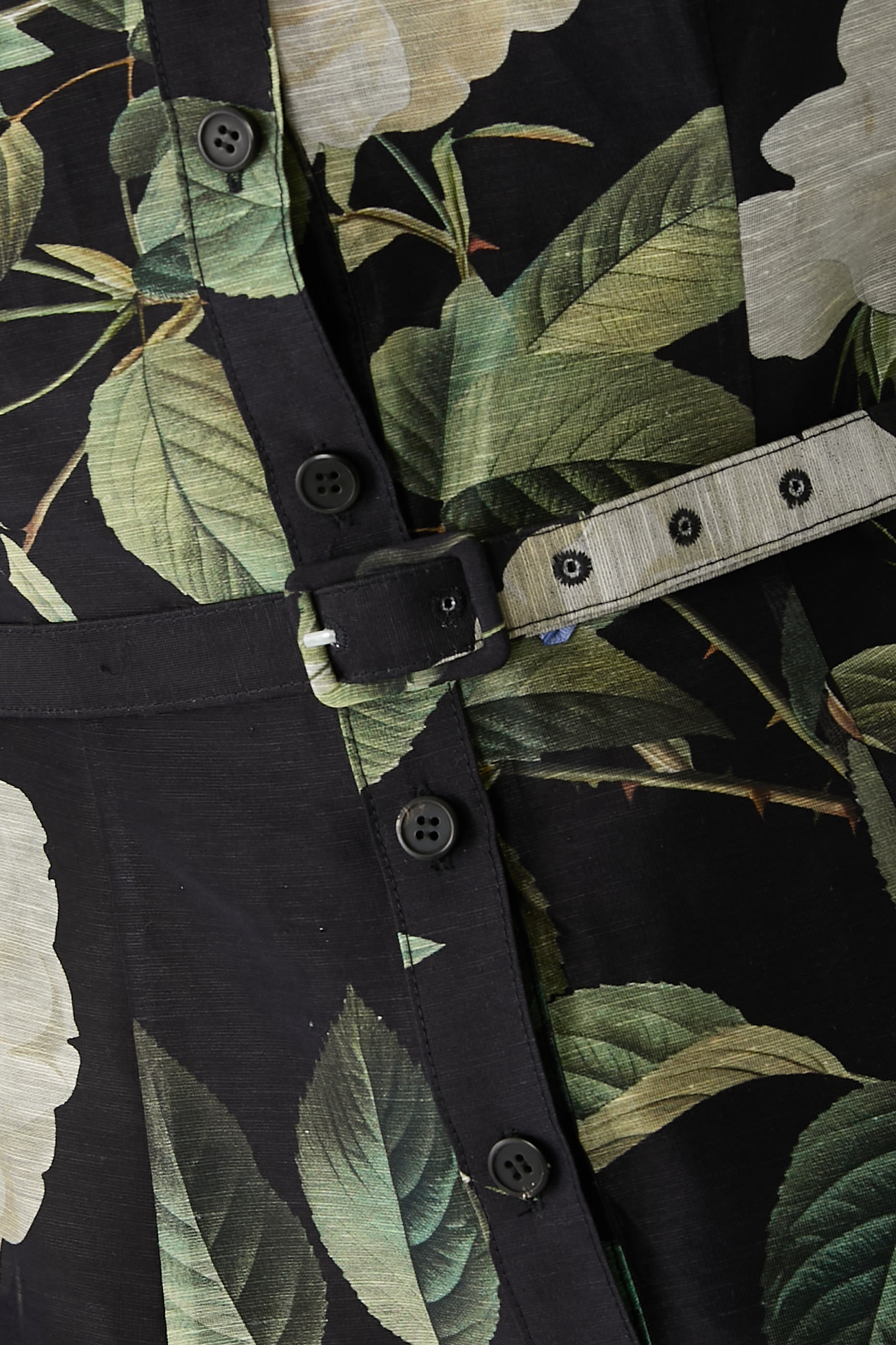 فستان كاترينا بأكمام فراشة ونقشة ورد أبيض