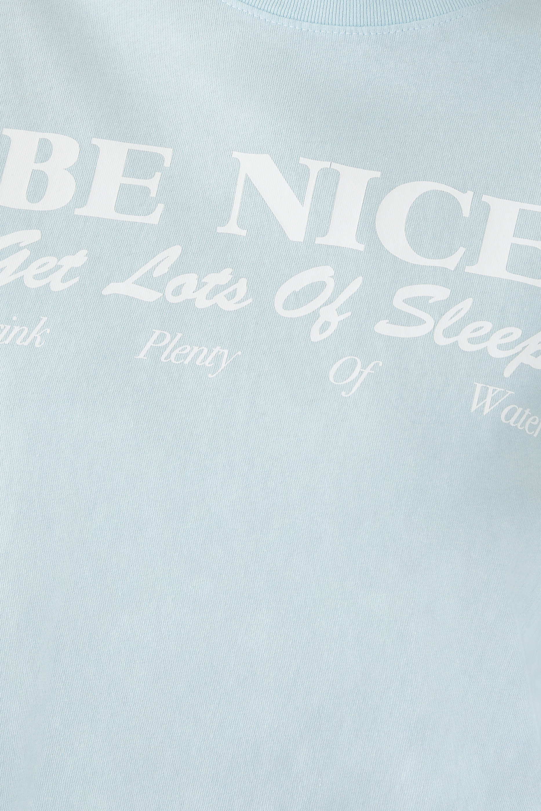 بلوزة قصيرة بطبعة بي نايس قطن