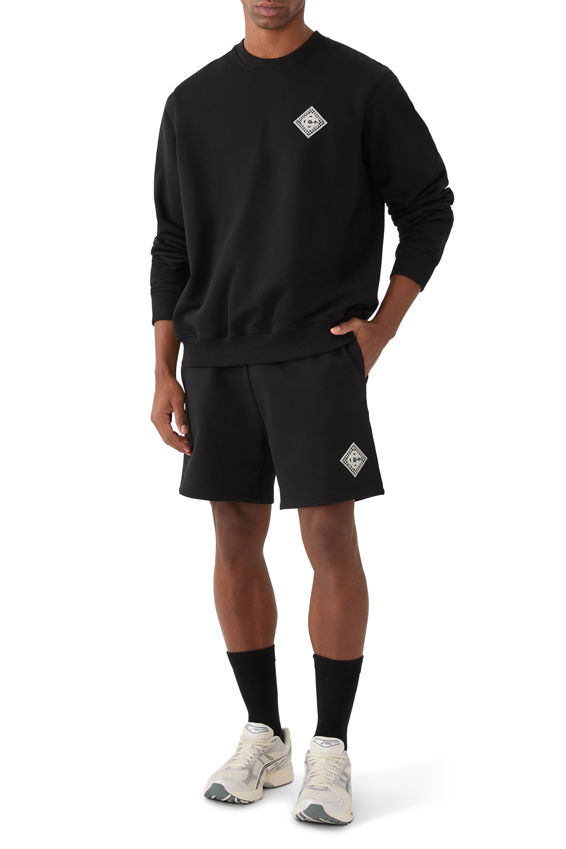 شورت رياضي مرصع بلؤلؤ وماس