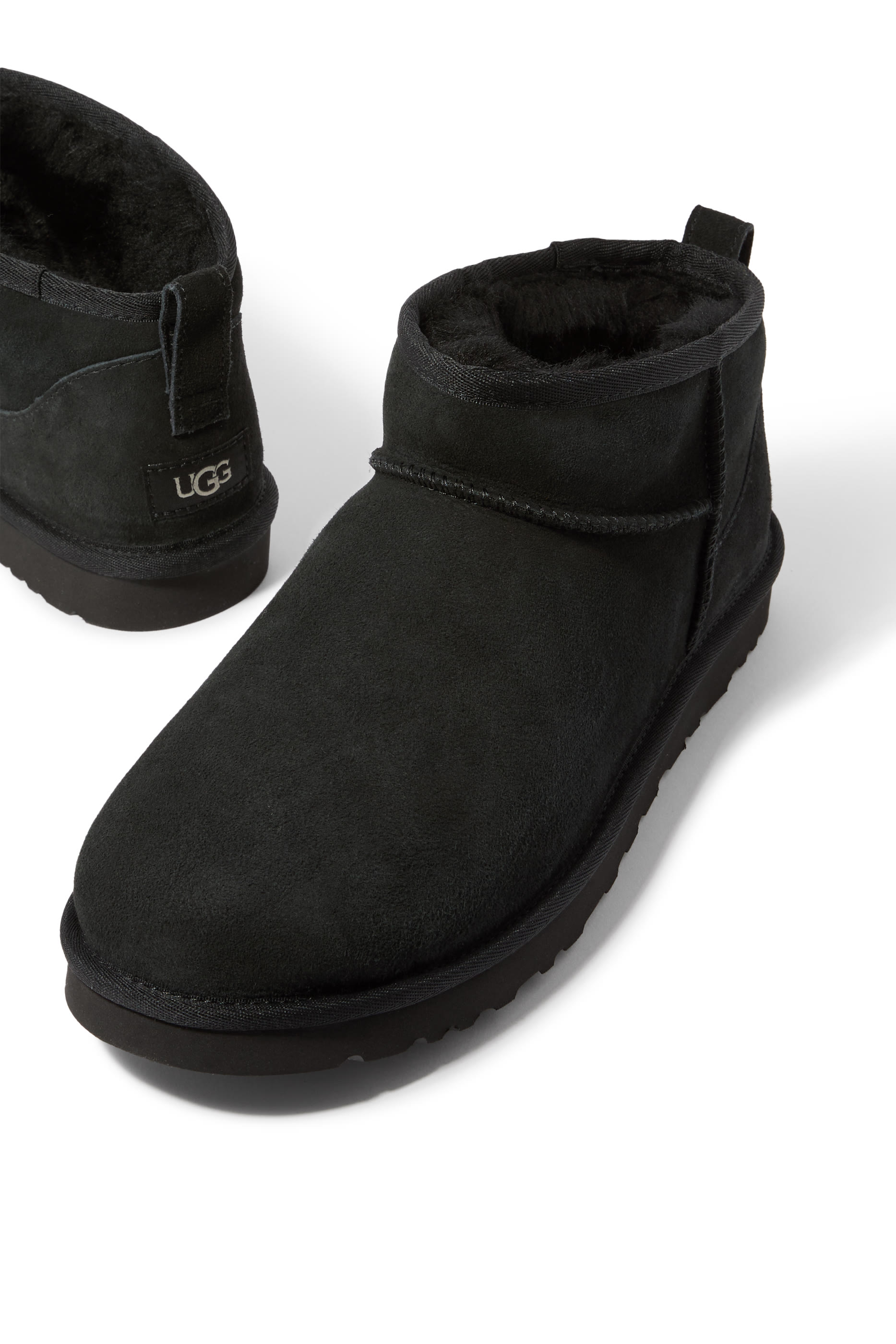 بوت كلاسيك قصير للغاية أسفل الكاحل