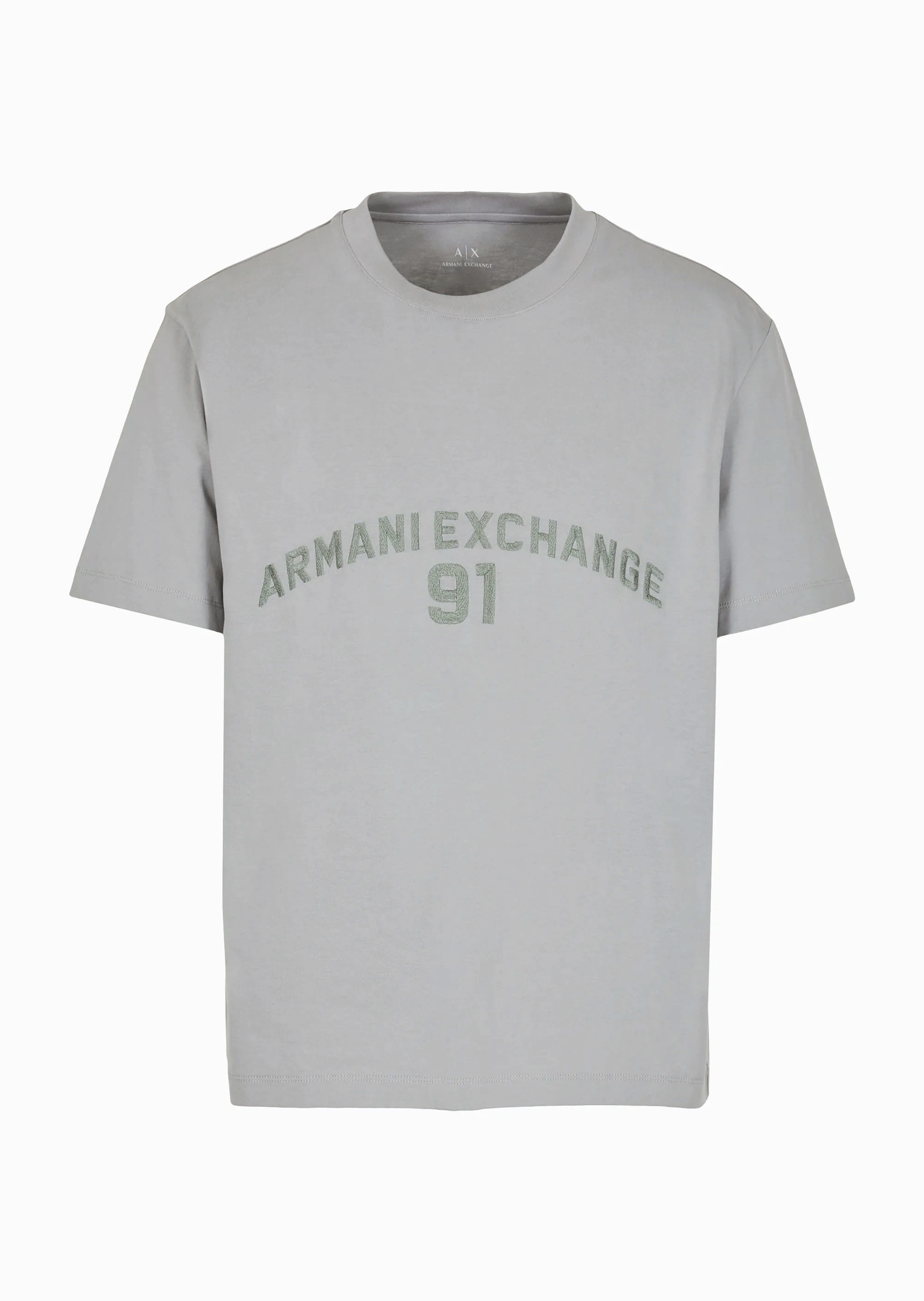 تيشيرت بطبعات شعار الماركة