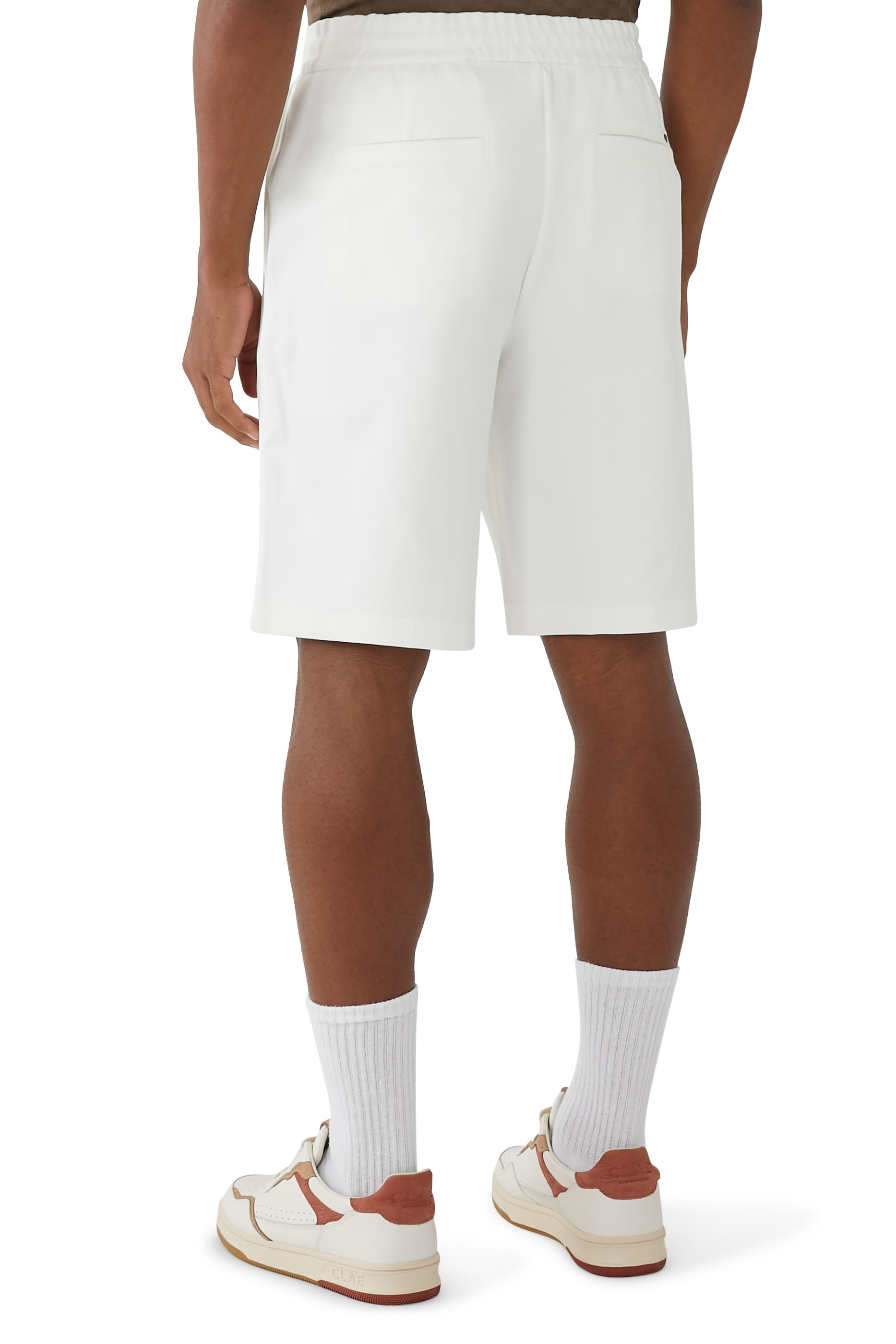 شورت بشعار الماركة