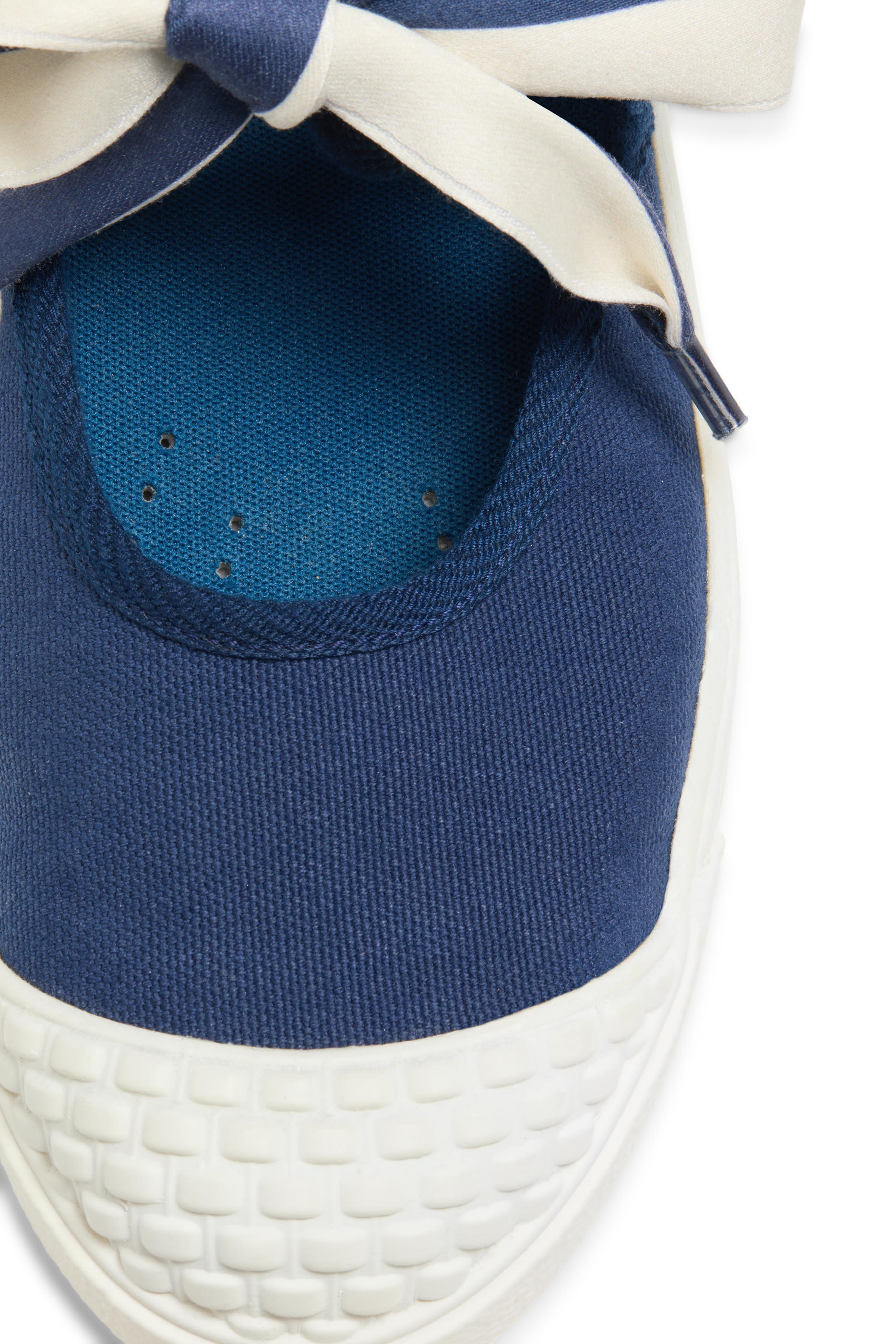 سنيكرز باي باي باي