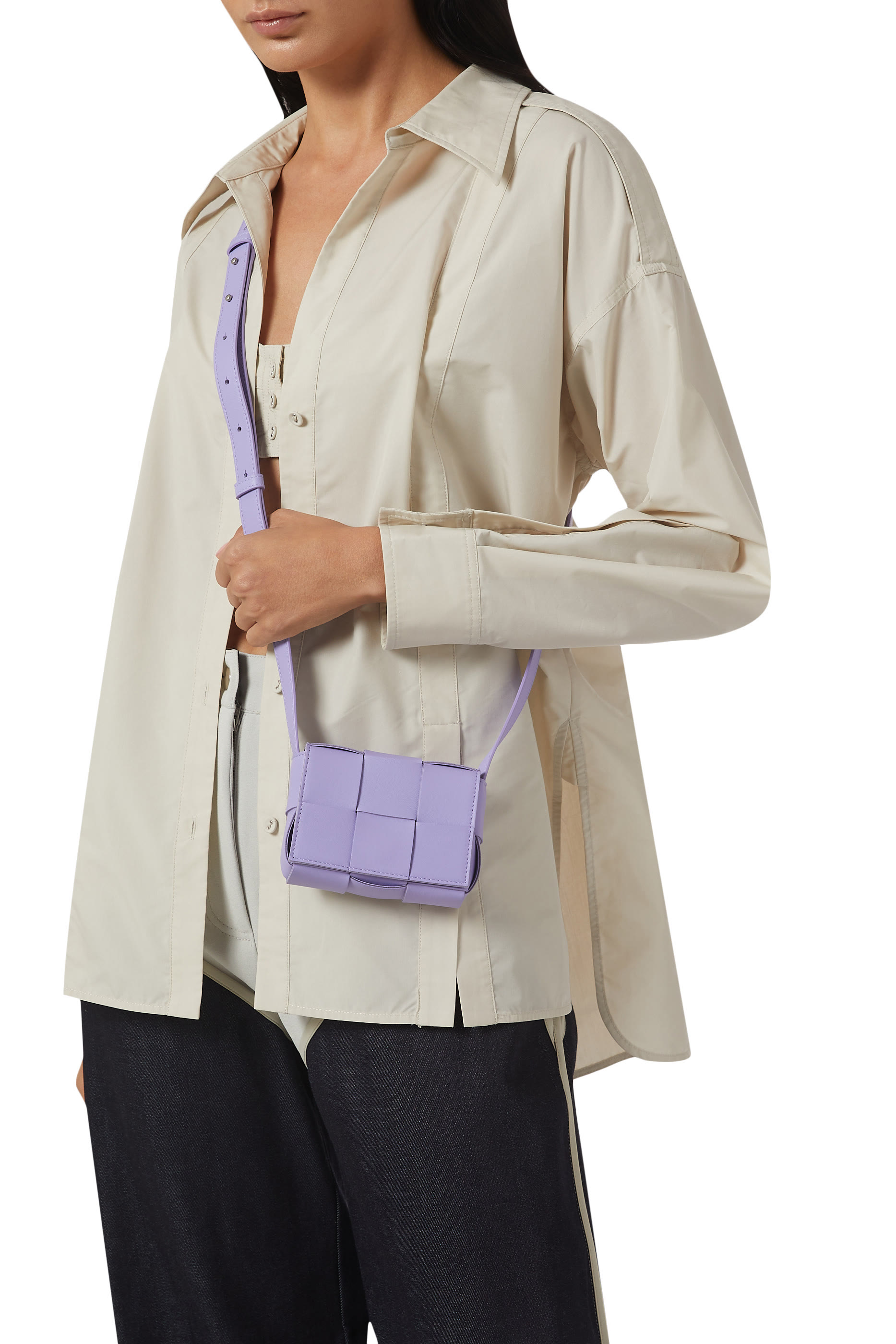 حقيبة كاسيت كروس صغيرة بالتصميم المجدول 