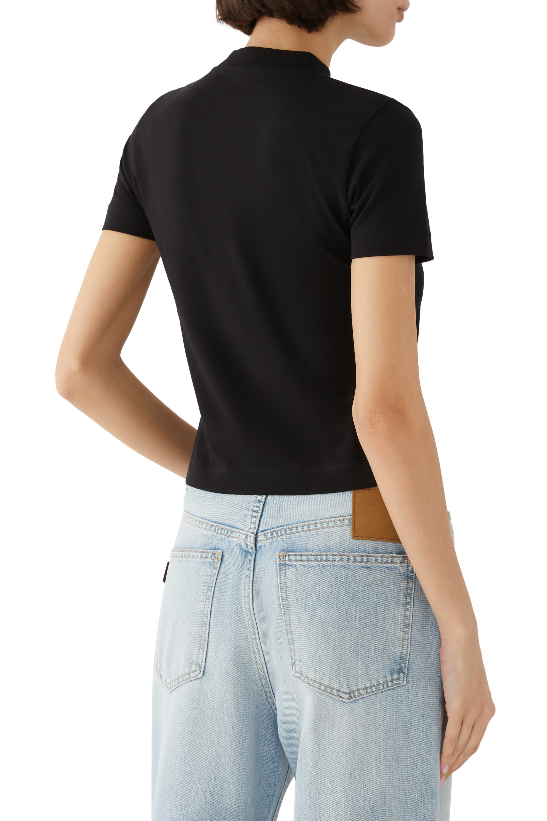 تيشييرت بشعار الماركة بارز الملمس