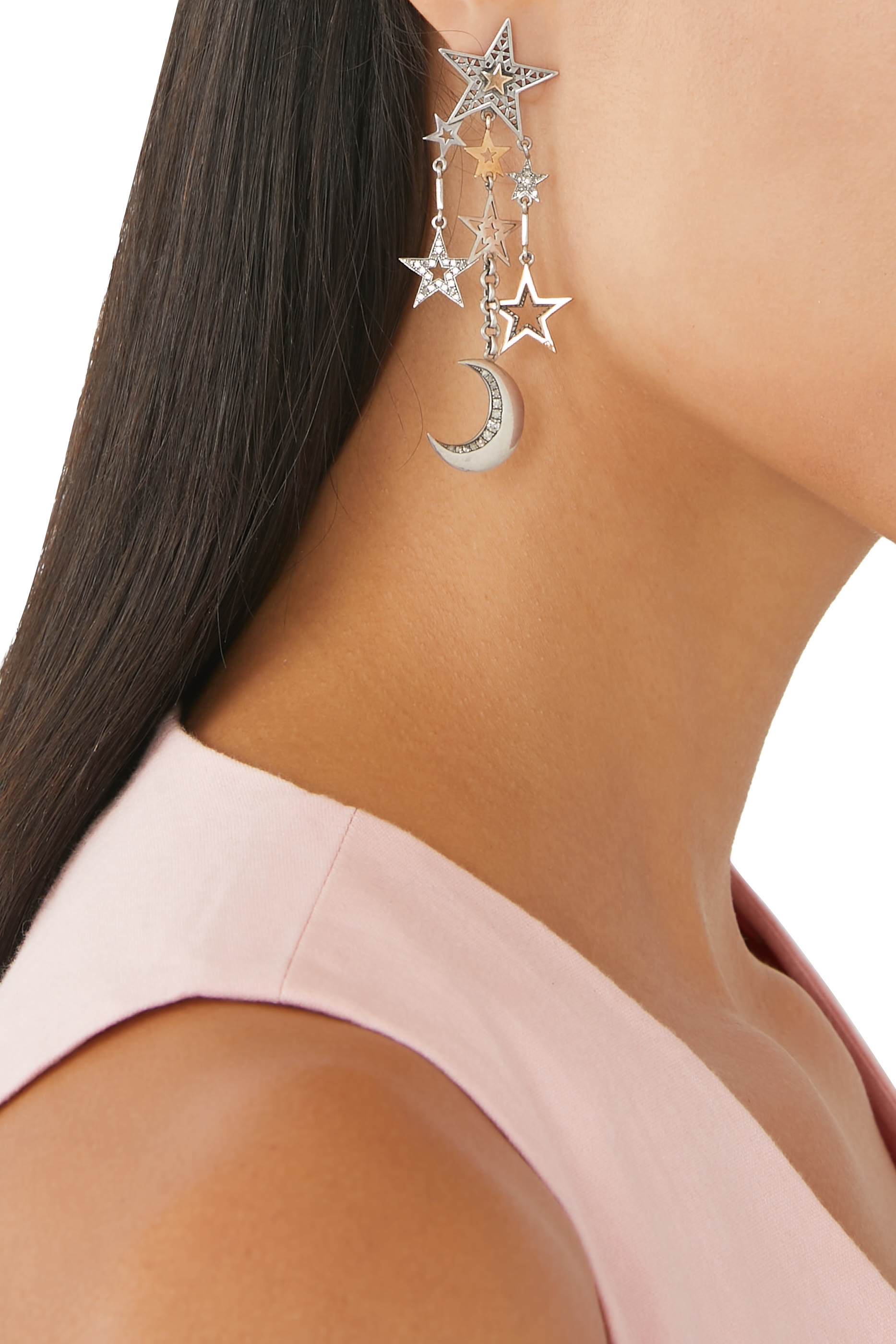 قرط ستار بتصميم ثريا