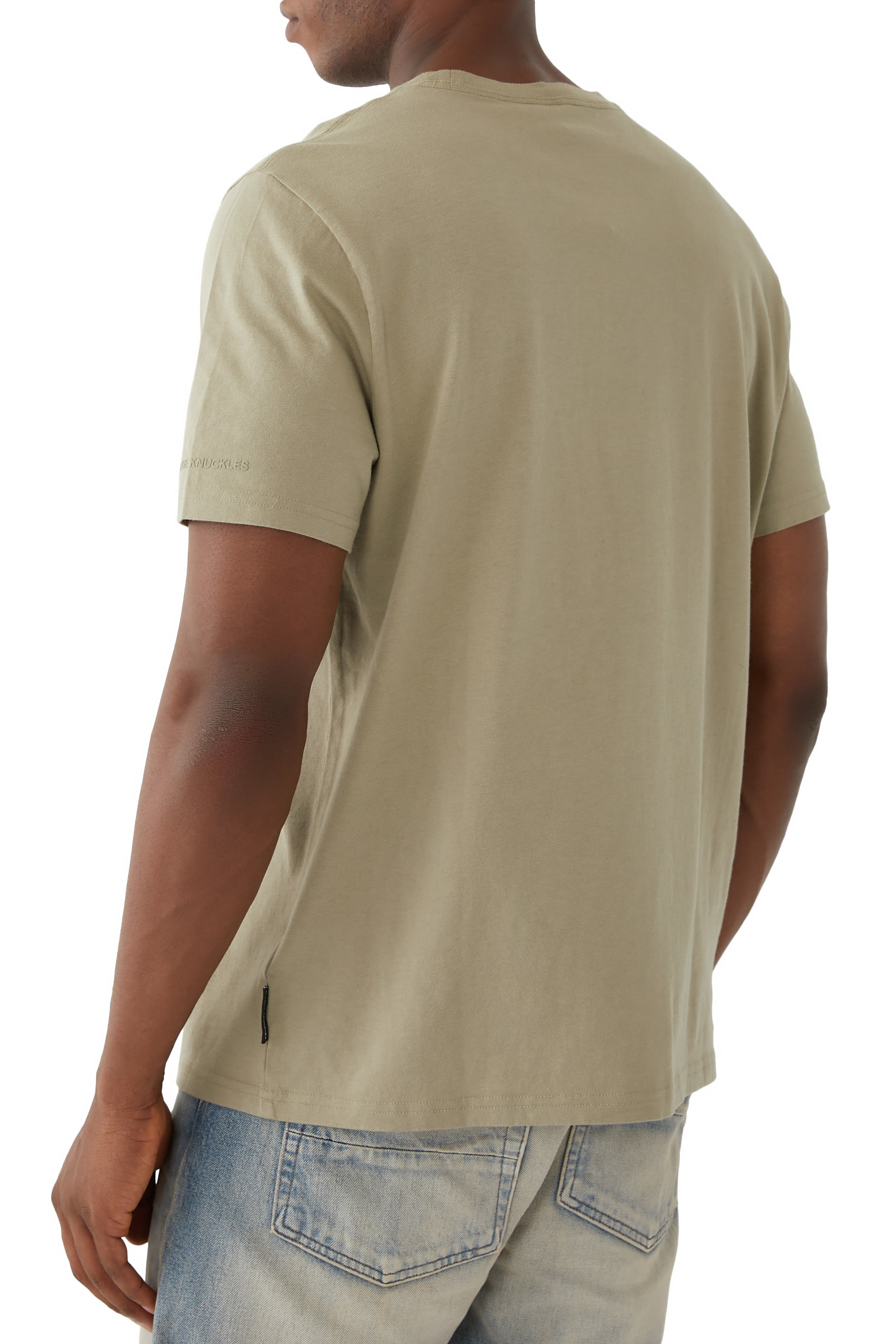 تيشيرت ساتلايت بياقة ضيقة