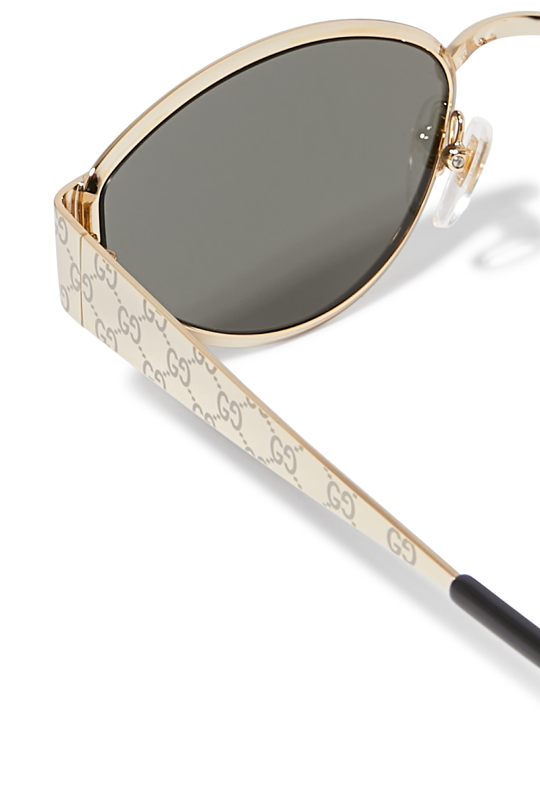 نظارة شمسية بتصميم هندسي