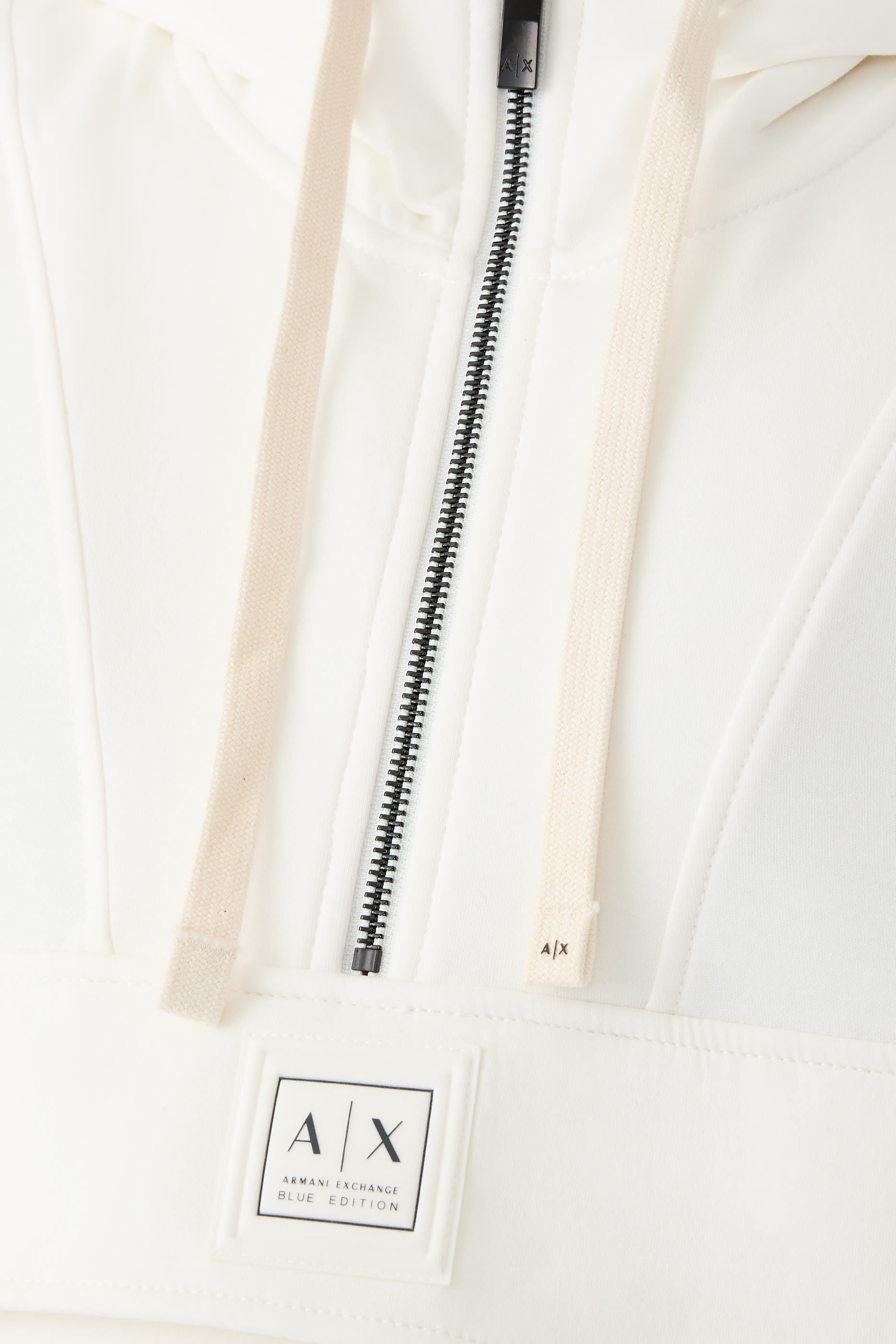 سويت شيرت بشعار الماركة