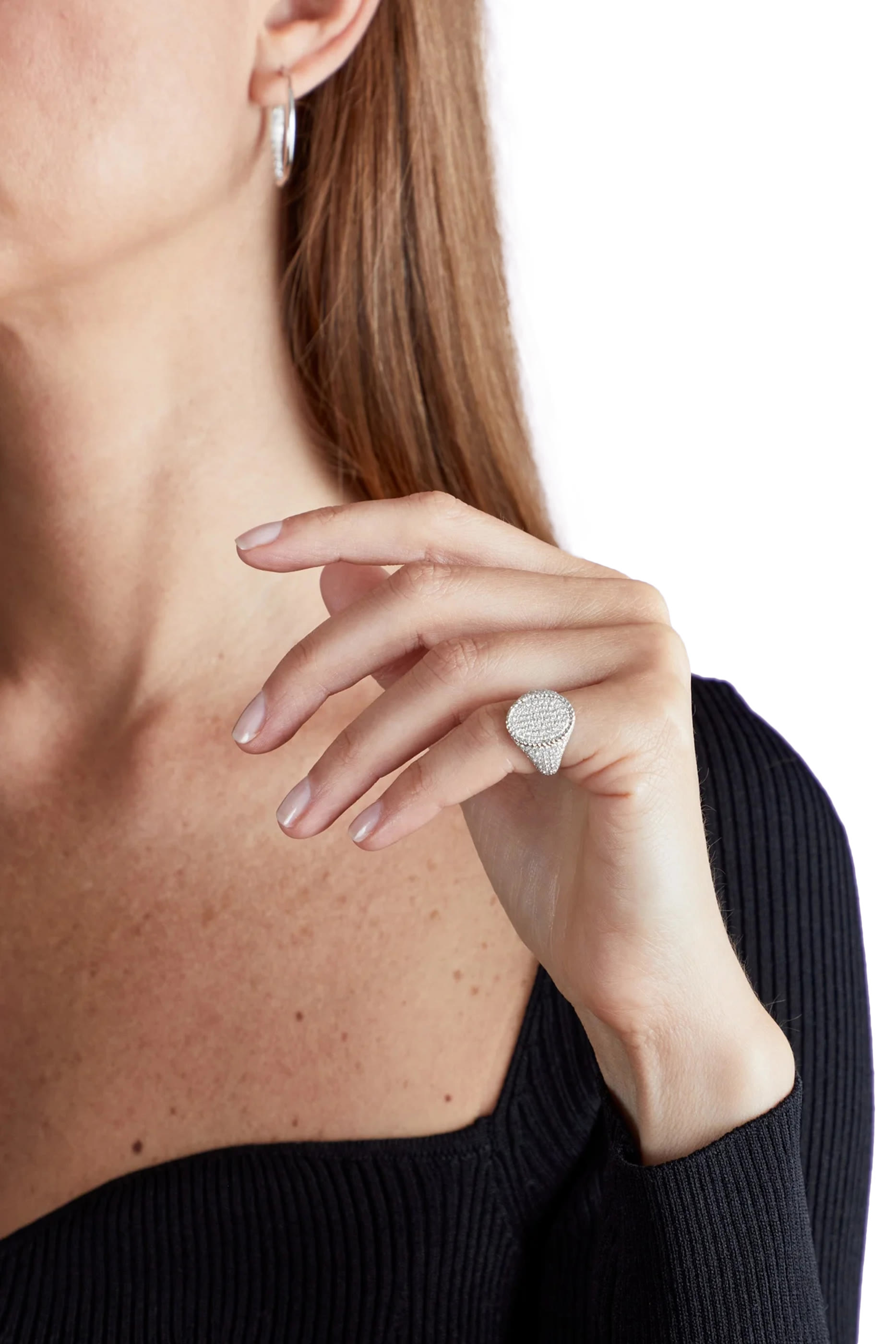 خاتم شيفاليير مرصع بالماس ذهب أبيض عبار 18