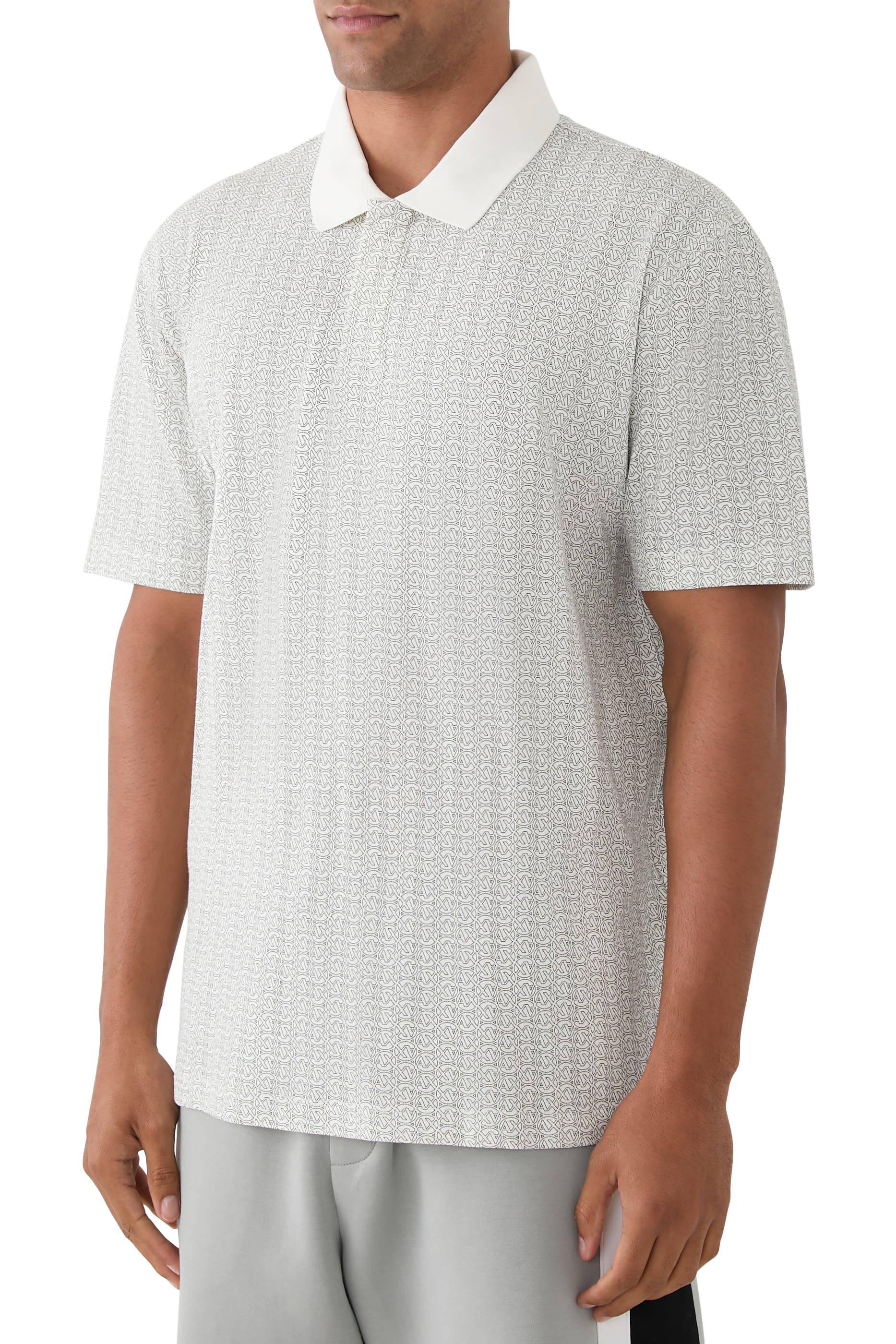 قميص بولو بأكمام قصيرة