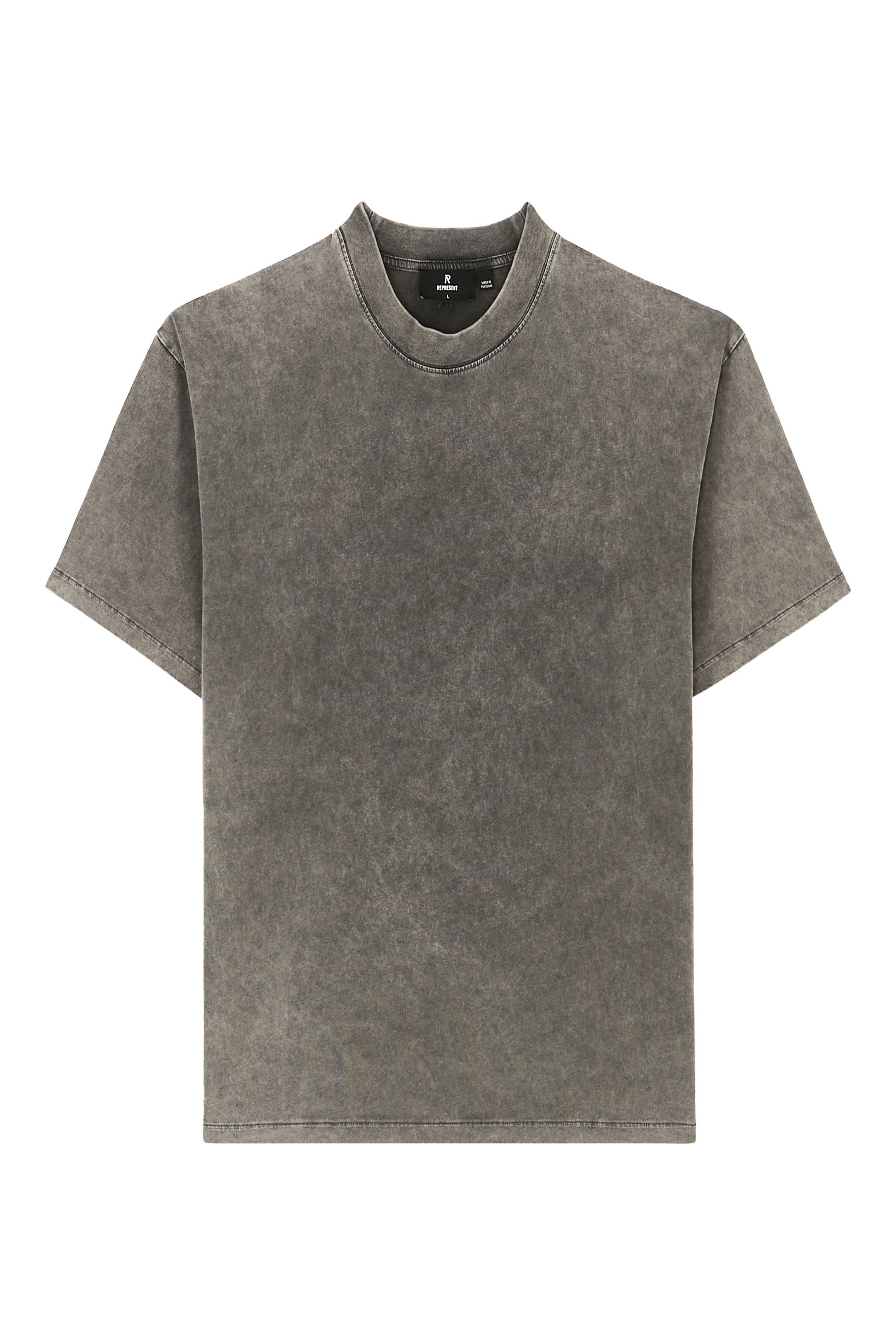 تيشيرت إينيشيال بقصة فضفاضة