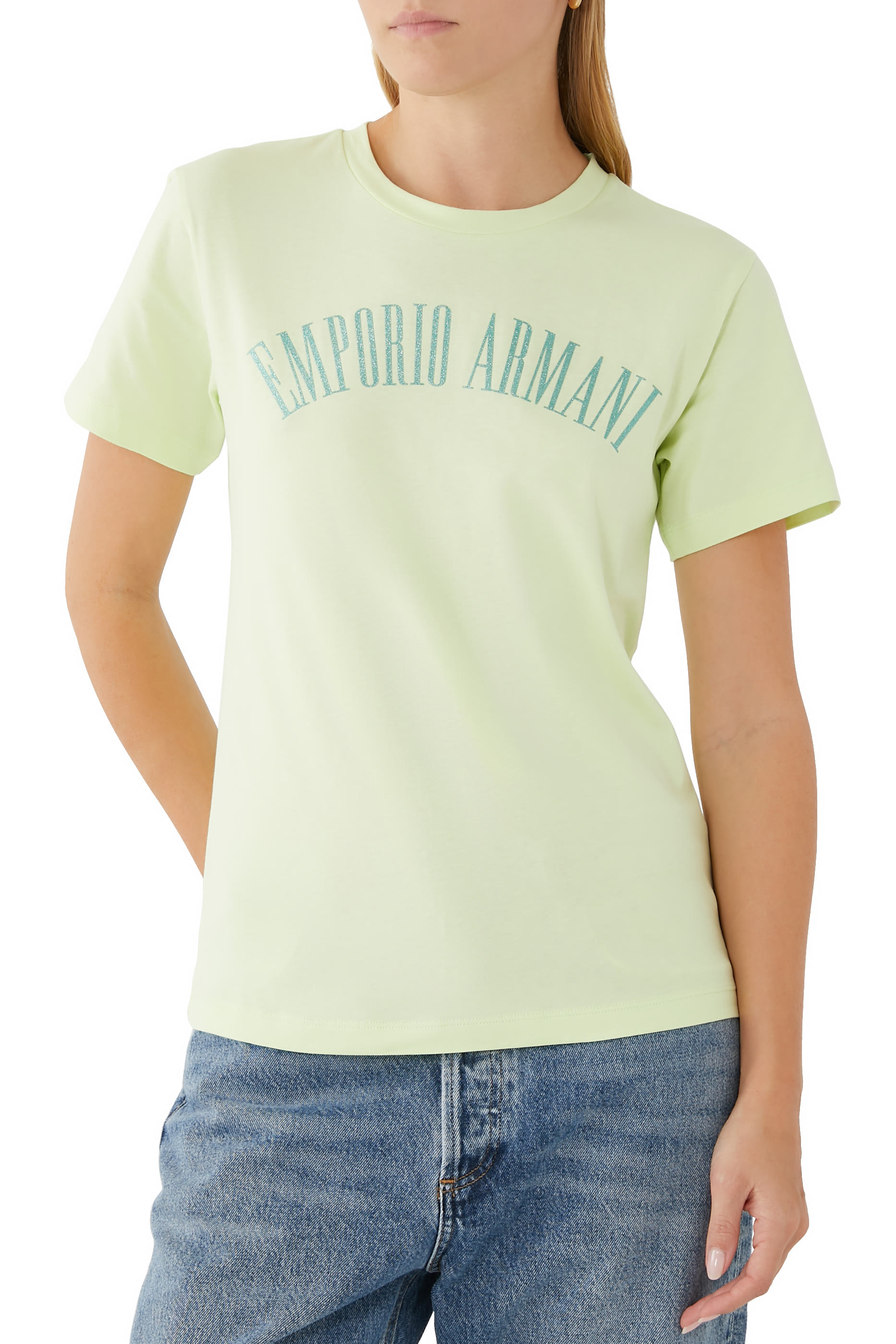 تيشيرت بطبعات شعار الماركة مزين بالغليتر