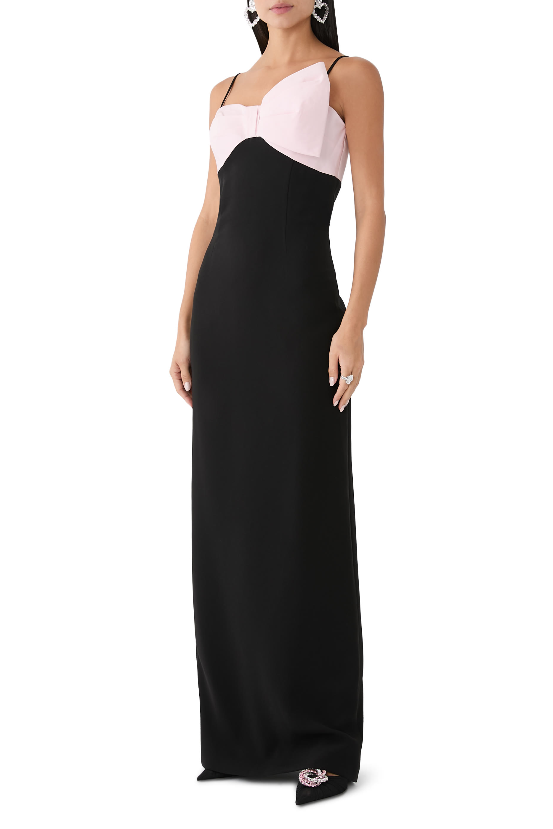 فستان سهرة بصدرية بفيونكة كريب ميكادو