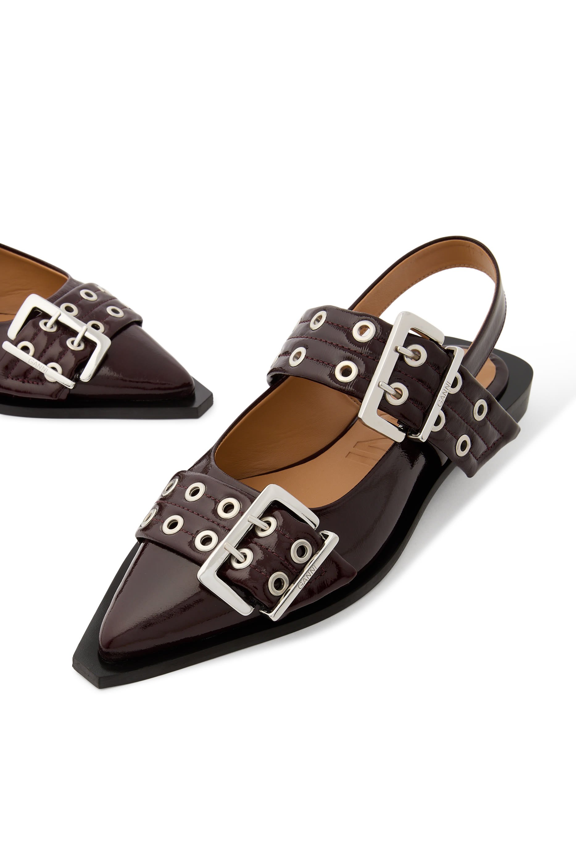 حذاء بالرينا فيمينن بإبزيم