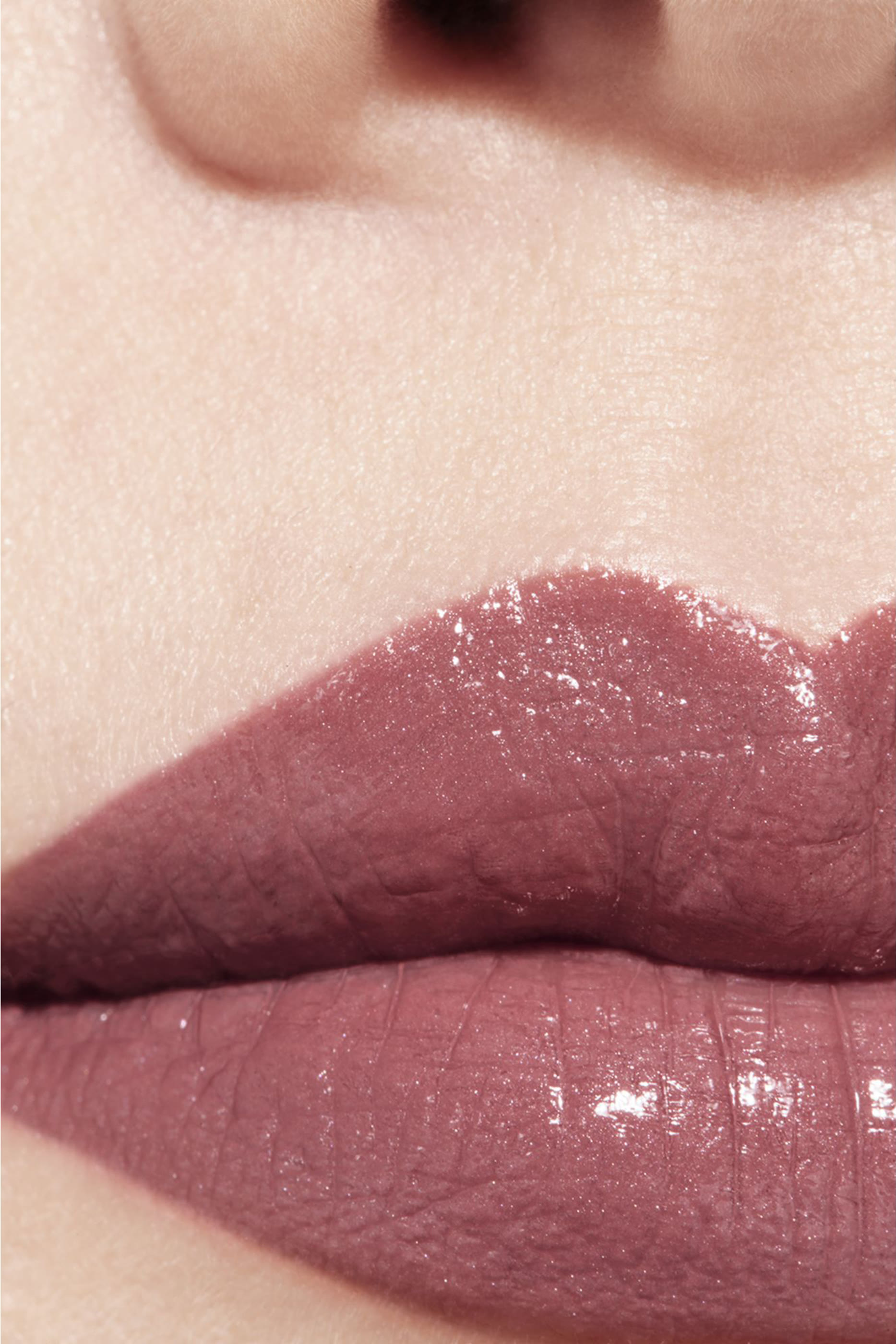 أحمر شفاه لامع Rouge Coco يدوم طويلا