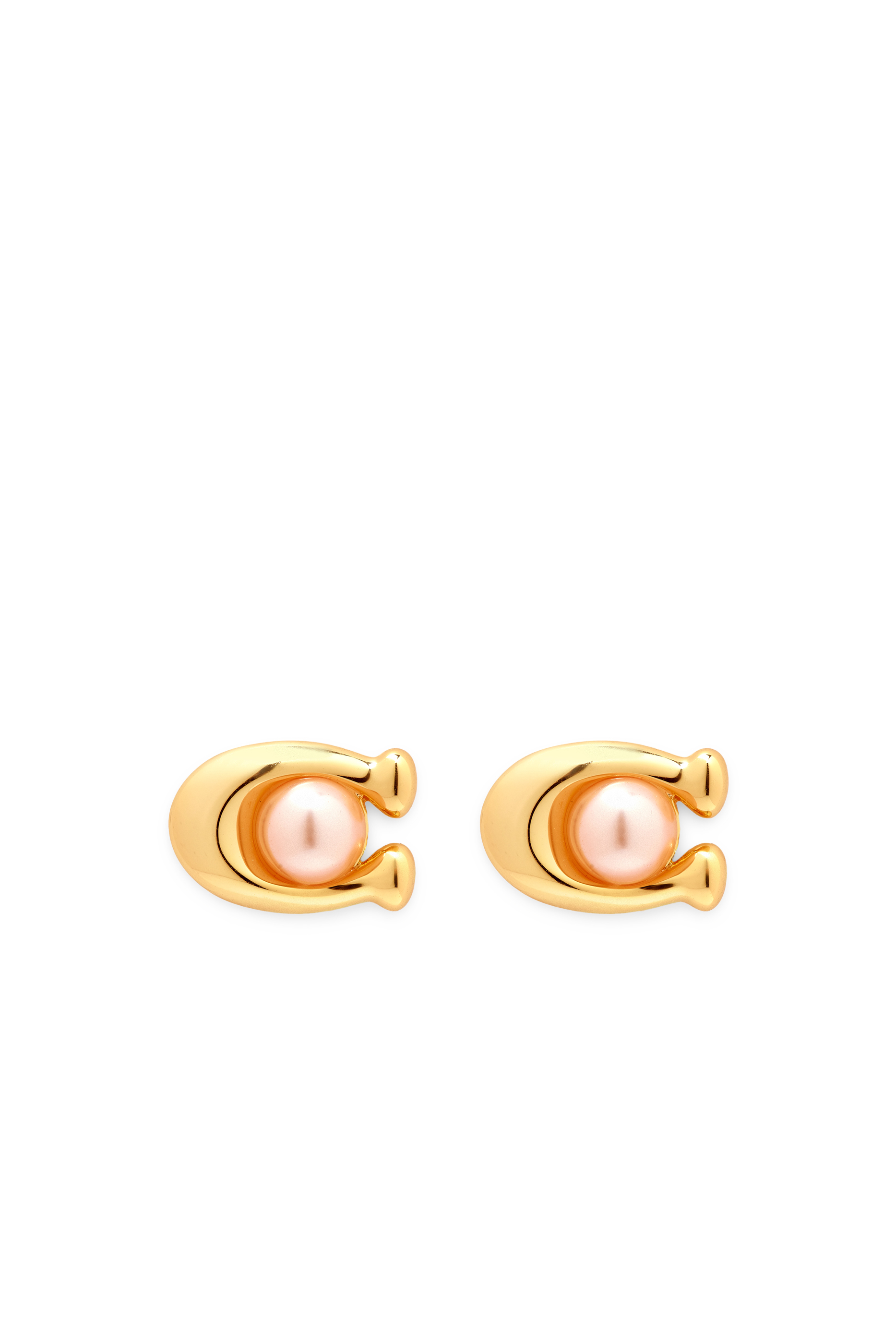 أقراط يتصميم شعار الماركة مرصعة باللؤلؤ