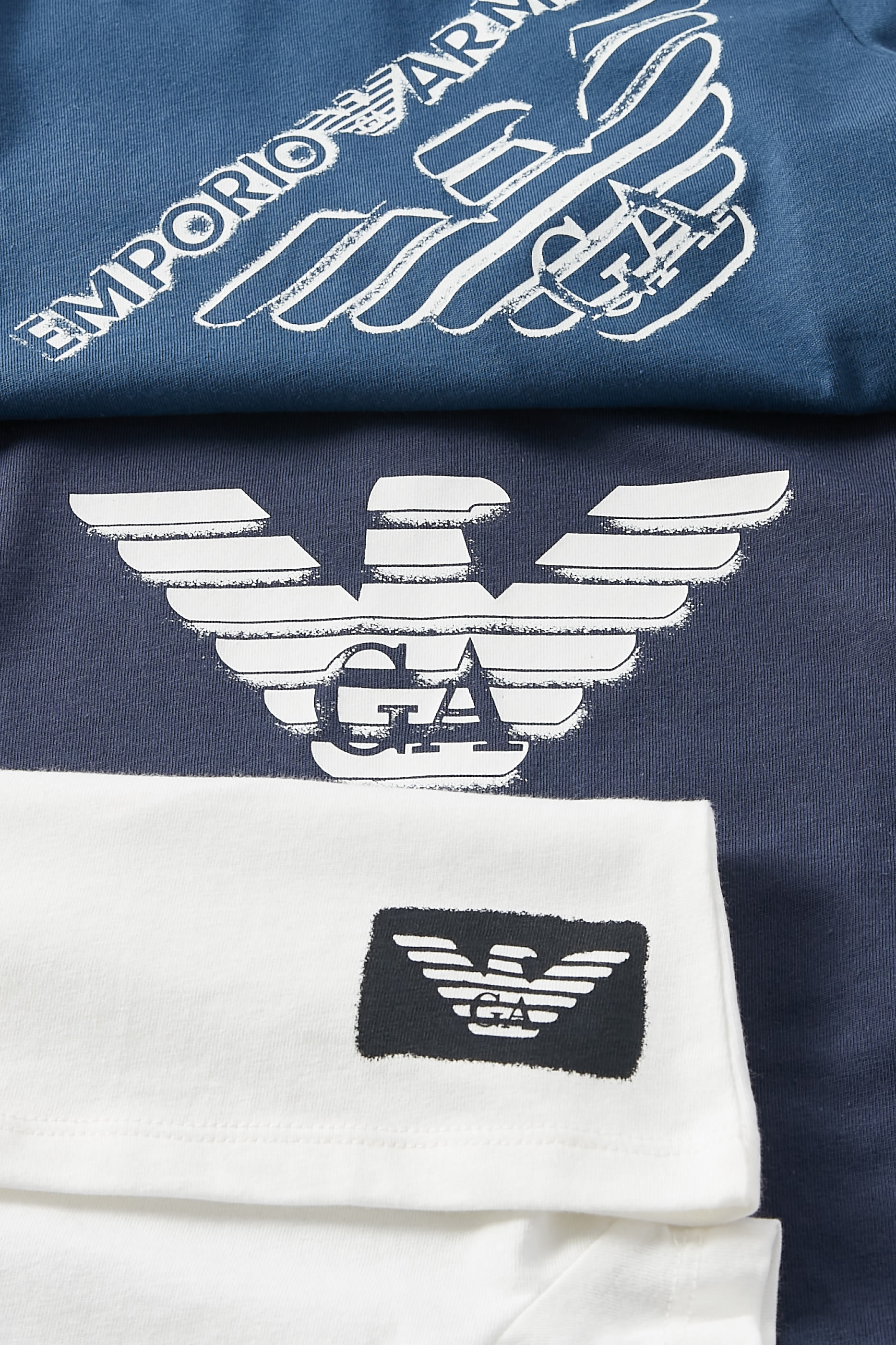 طقم تيشيرت بشعار الماركة للأطفال، ثلاث قطع