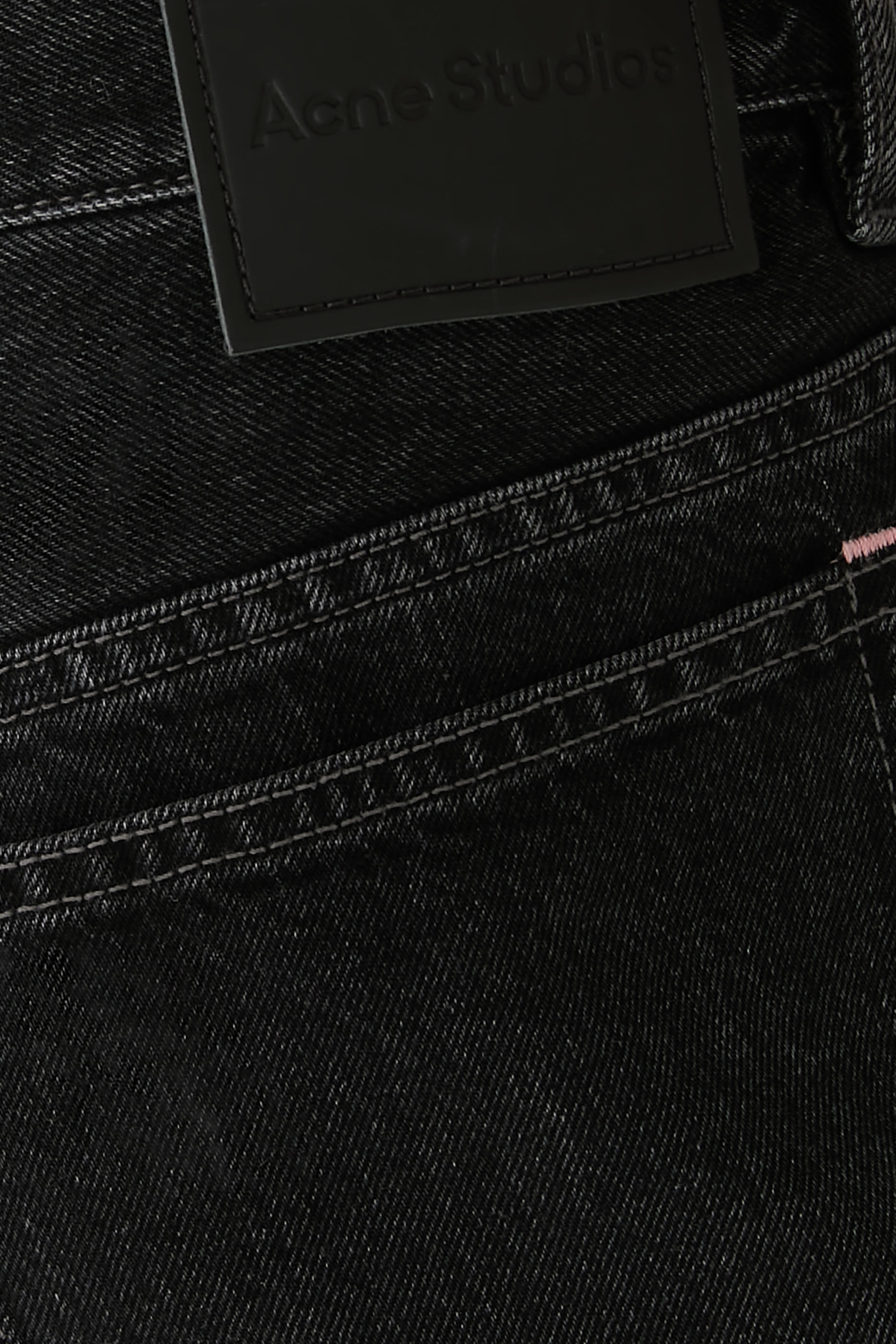 بنطال جينز 2021 ام بقصة واسعة