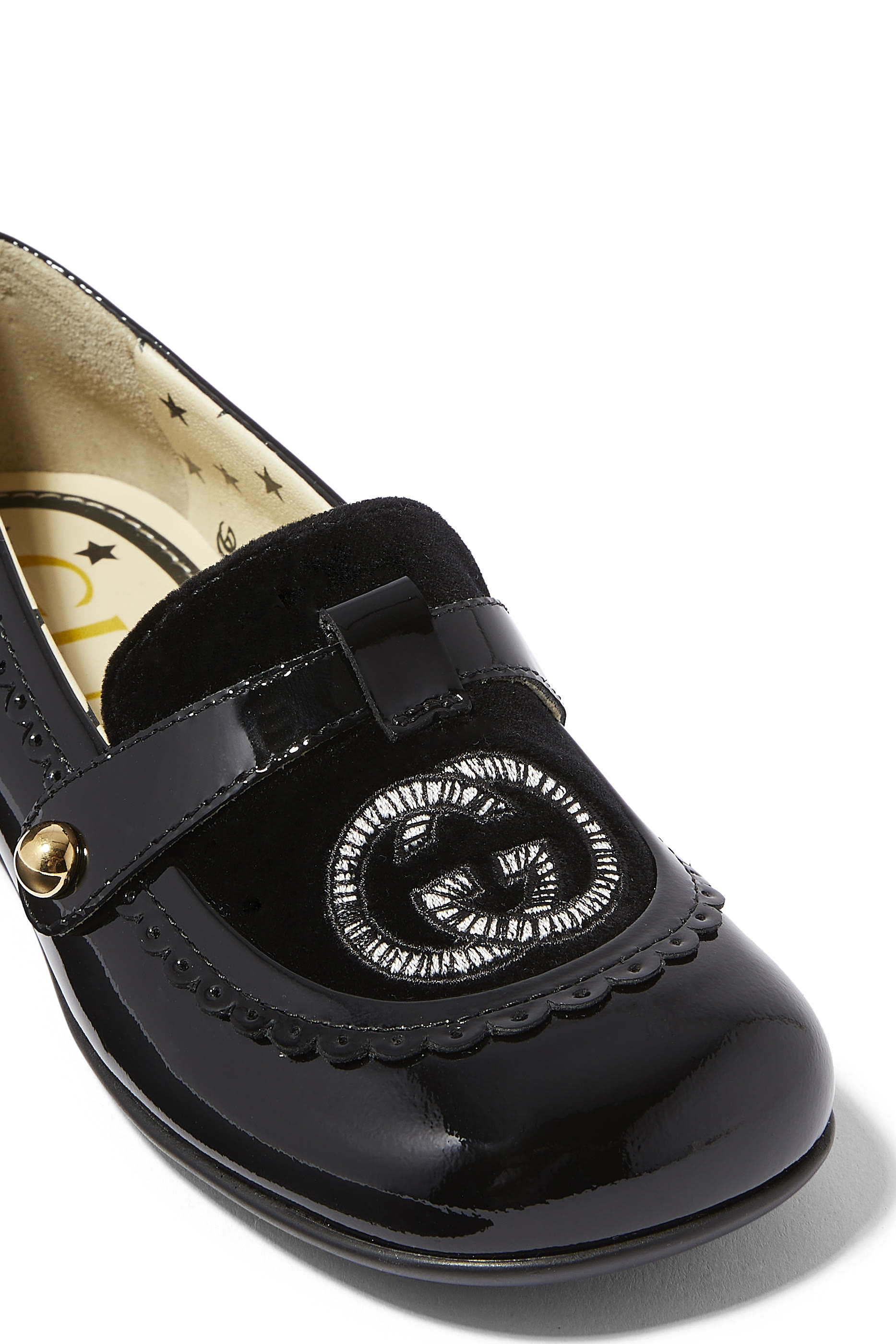 حذاء باليرينا للأطفال بكعب مسطح مزين بحرفي شعار الماركة بتصميم متداخل