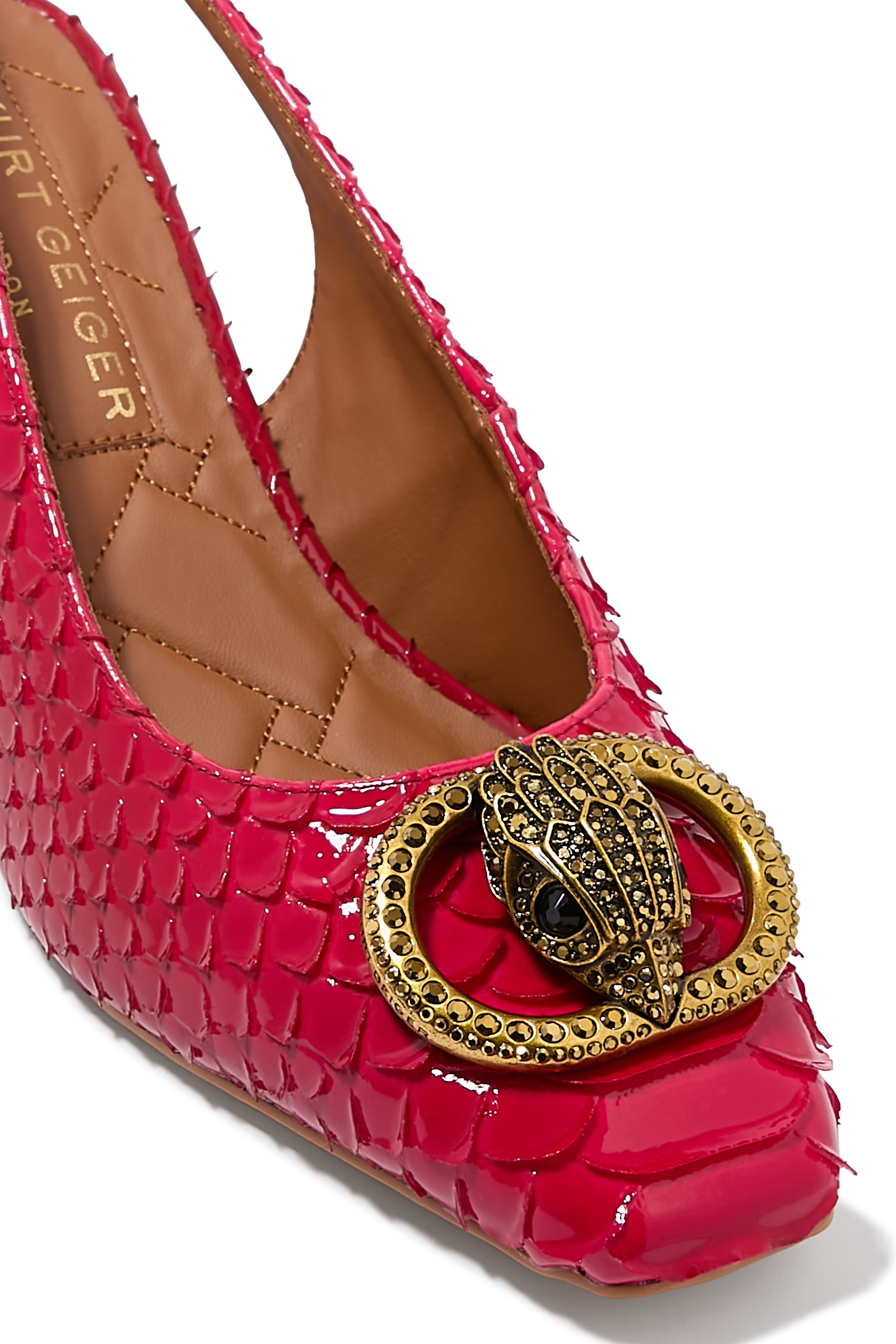 صندل تشيلسيا 60 بنعل سميك وسير خلفي