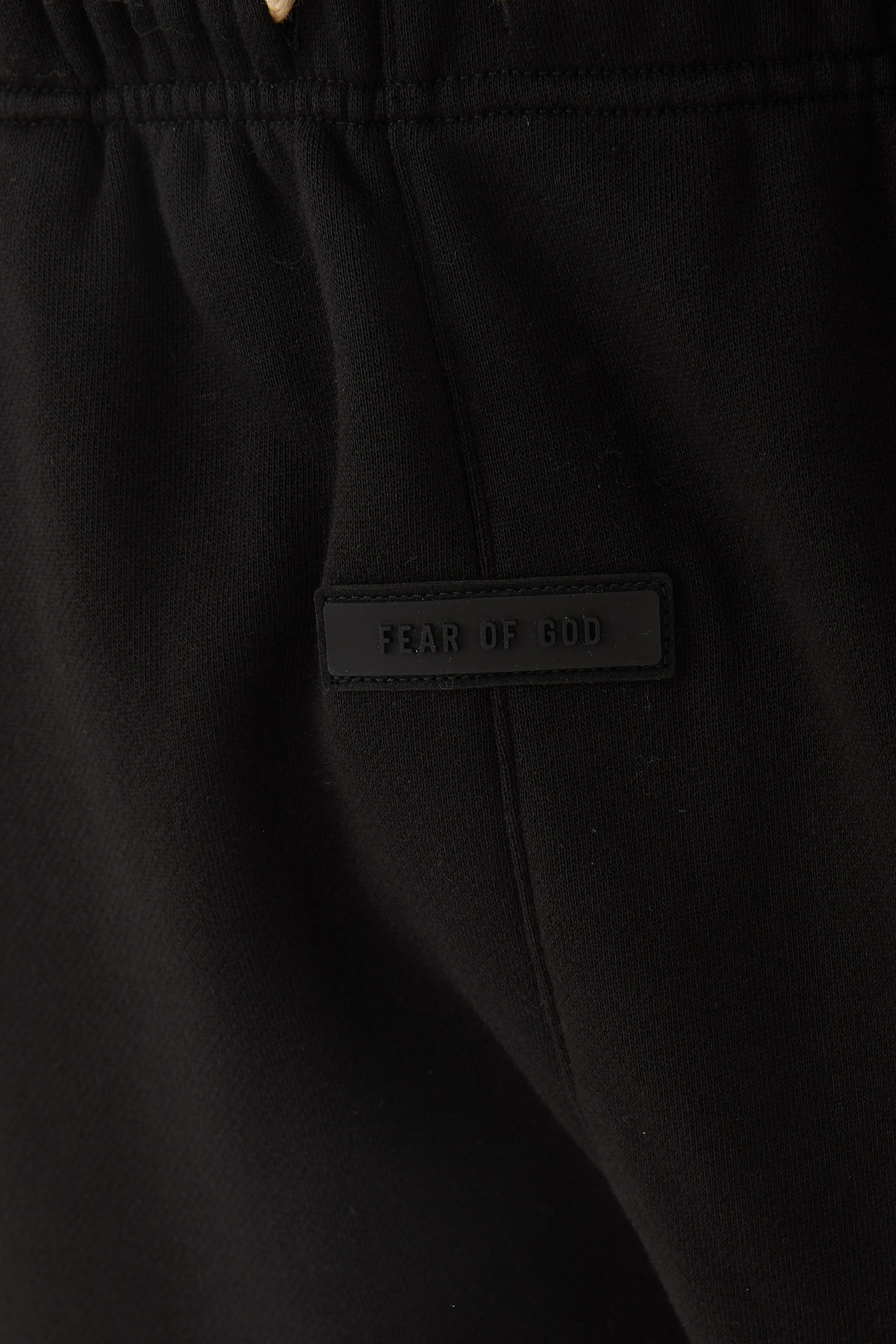 بنطال رياضي بشعار الماركة