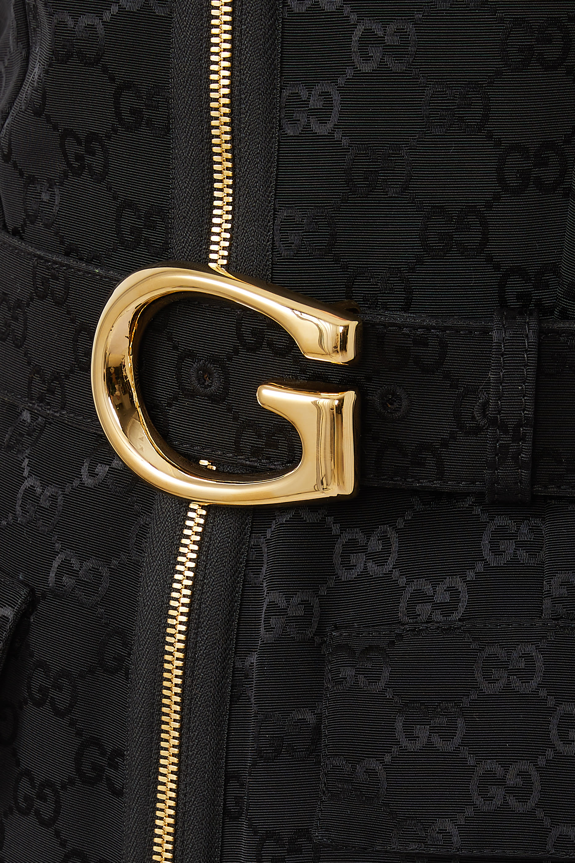 بلاي سوت حرير فاي ونقشة GG