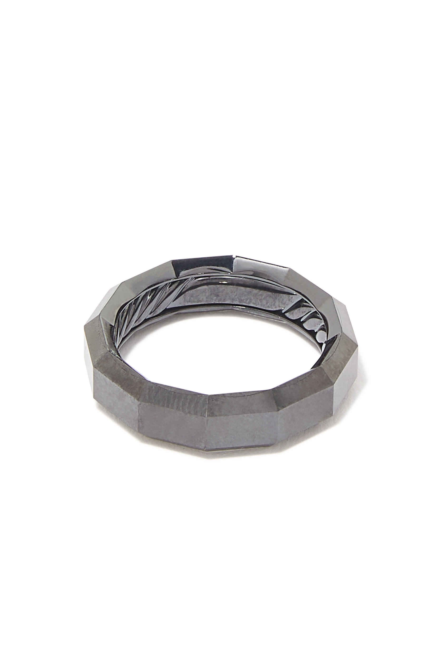 خاتم بتصميم حلقة متعددة الأوجه