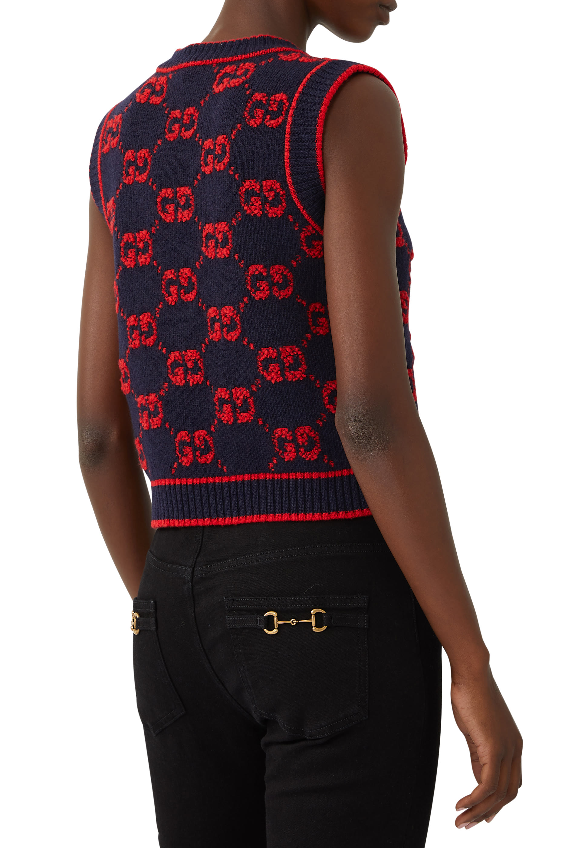 فيست صوف بطبعة حروف شعار الماركة جاكار