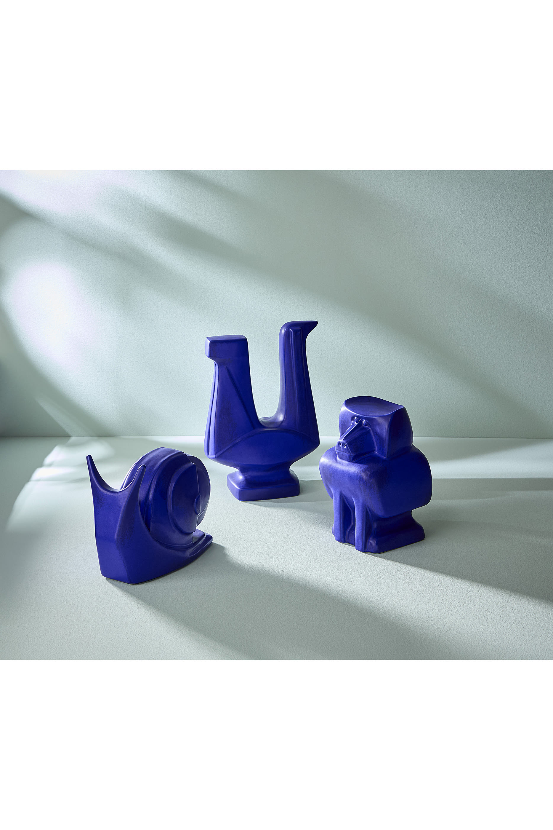 قطعة ديكور بتصميم حلزون بطلاء كوبالت