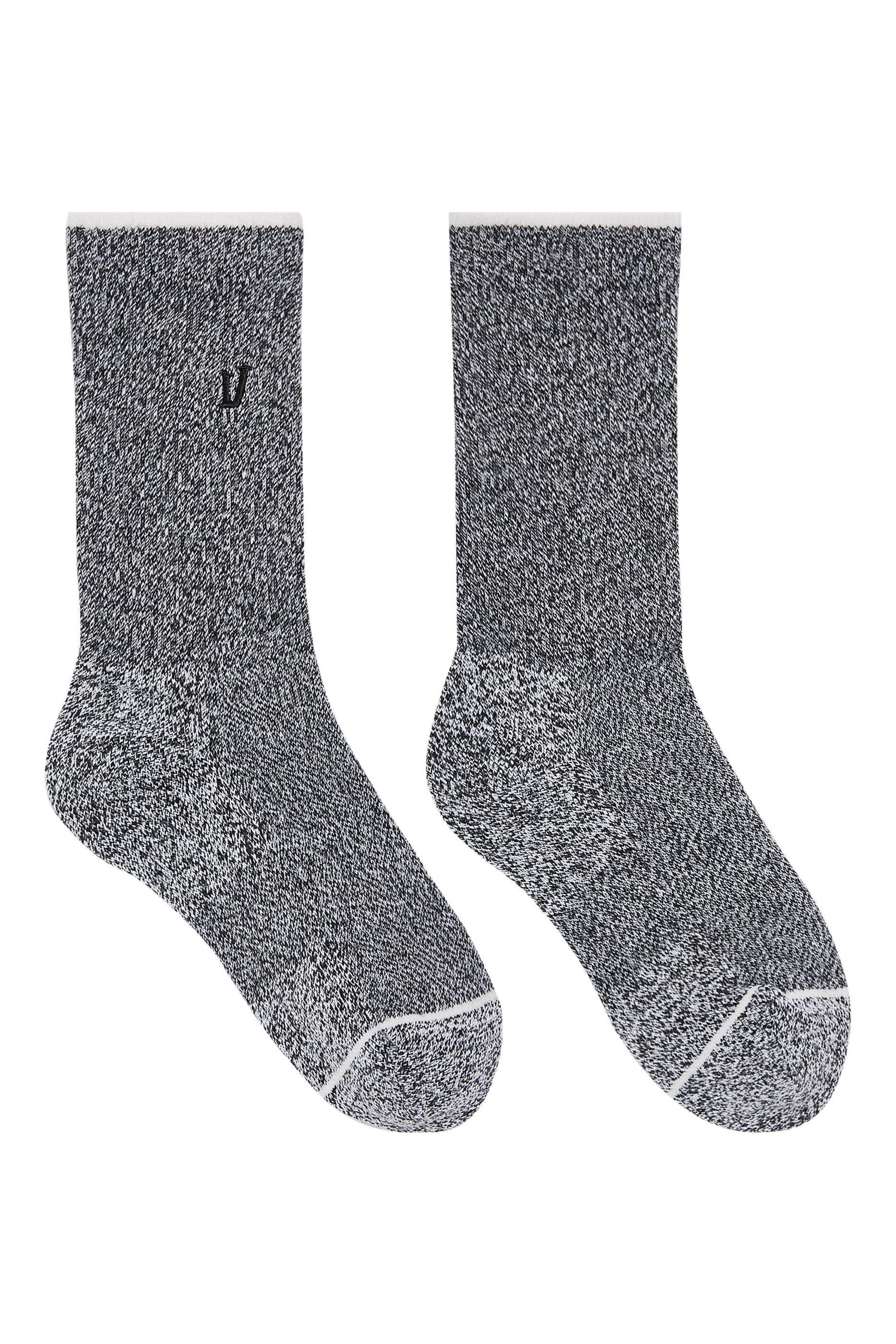 جوارب متوسطة الطول