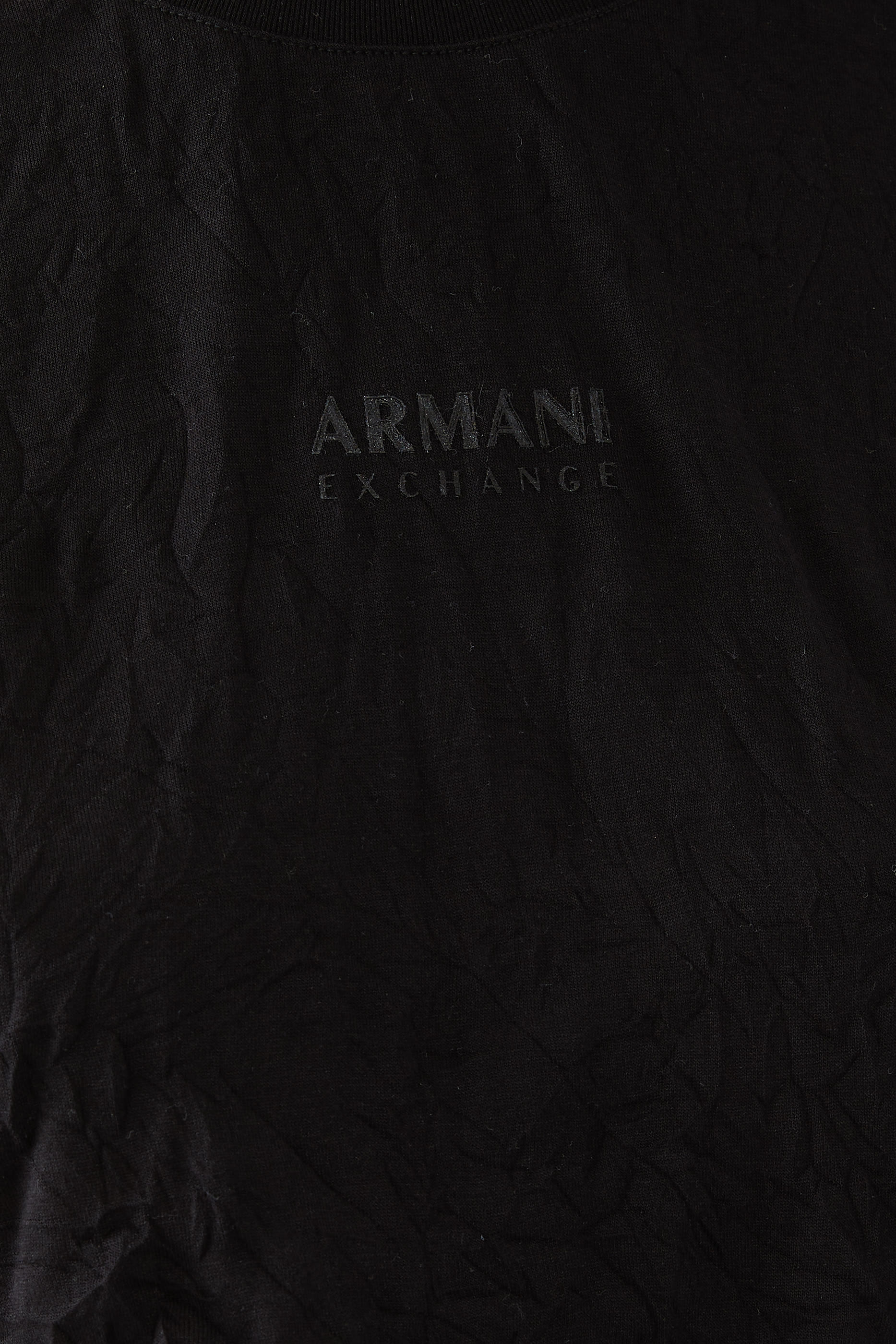 تيشيرت قصير بشعار الماركة