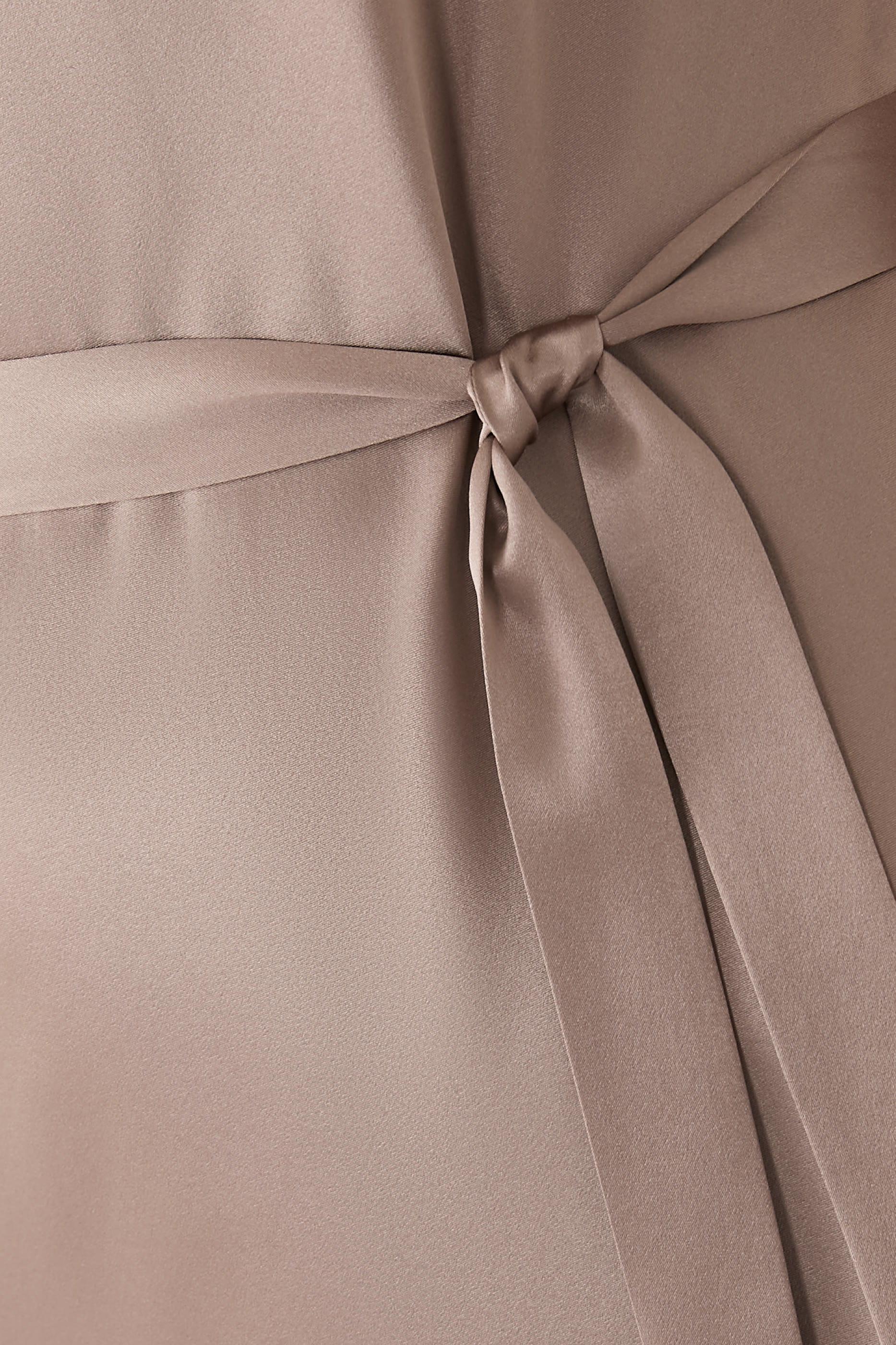 فستان غارنيير حرير ساتان