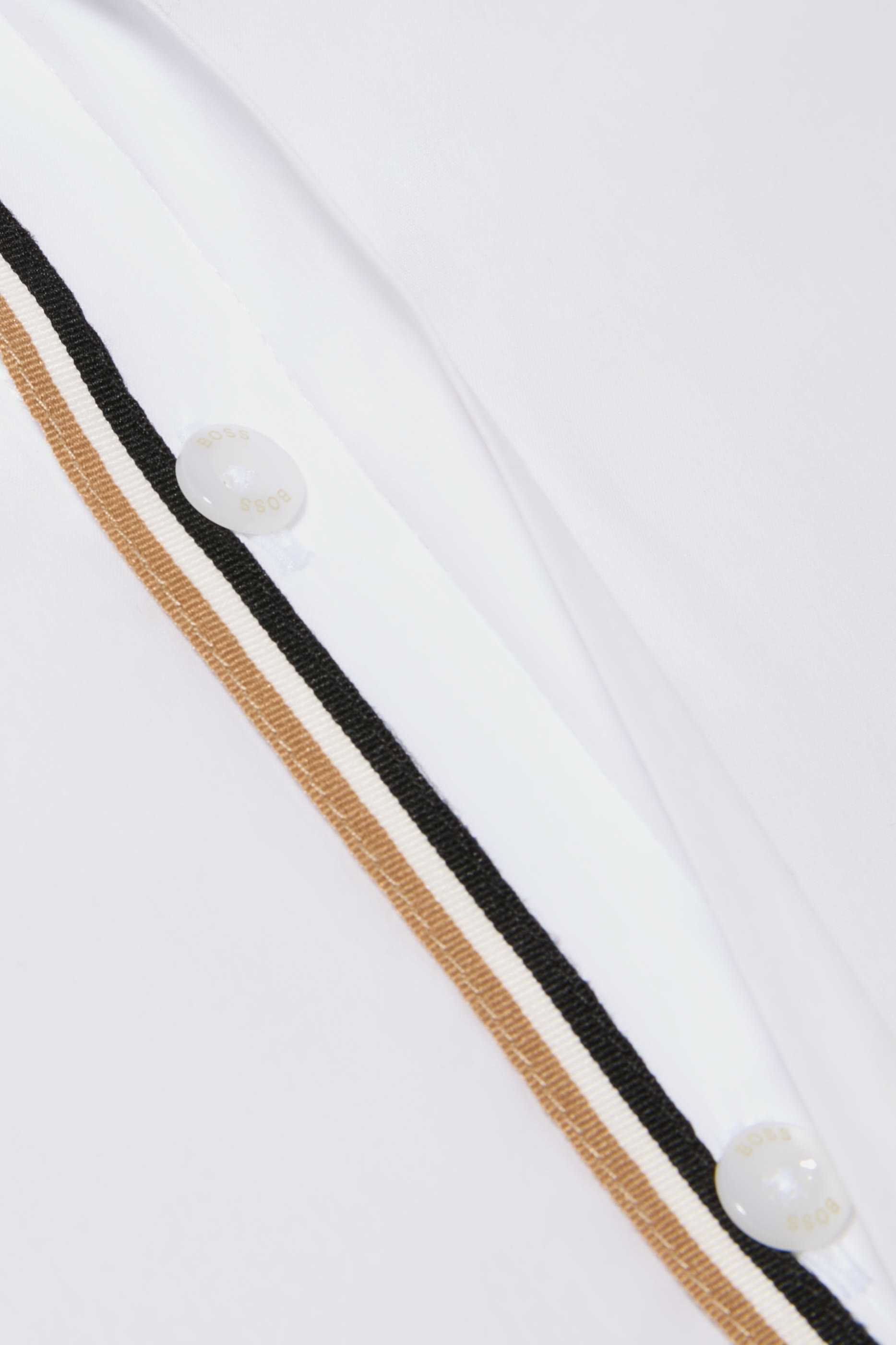 قميص بأكمام طويلة وأزرار للأطفال