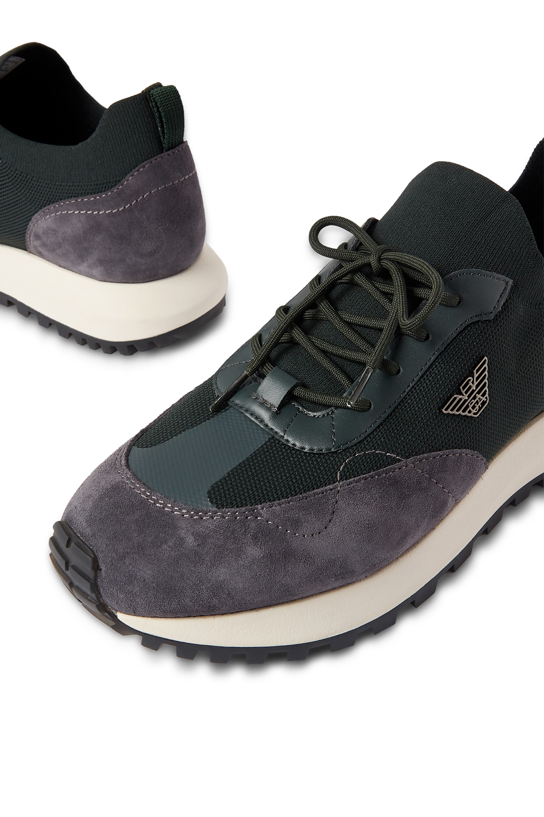 سنيكرز منسوج بتفاصيل شمواه