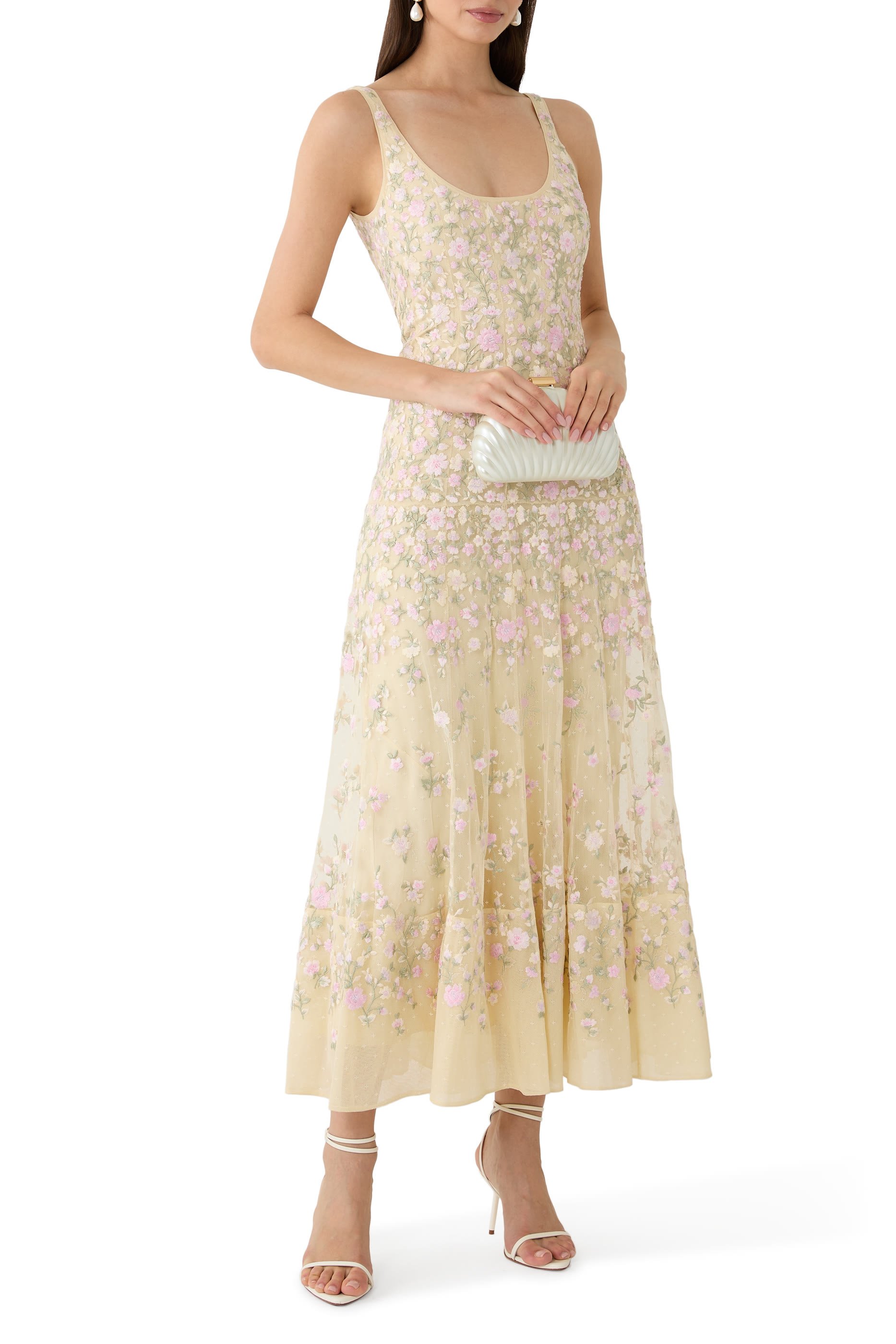 فستان سهرة سيلفيا روز بياقة عميقة بطول الكاحل