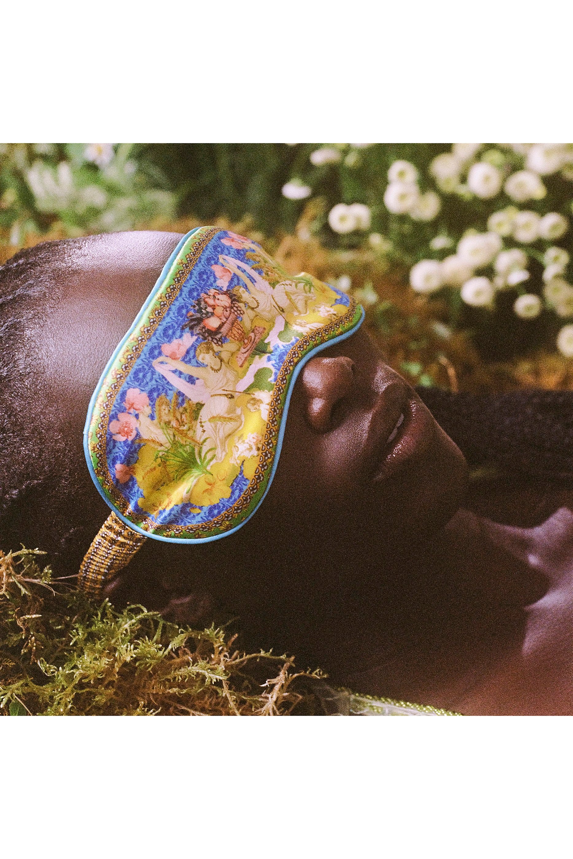 قناع نوم برج العضراء