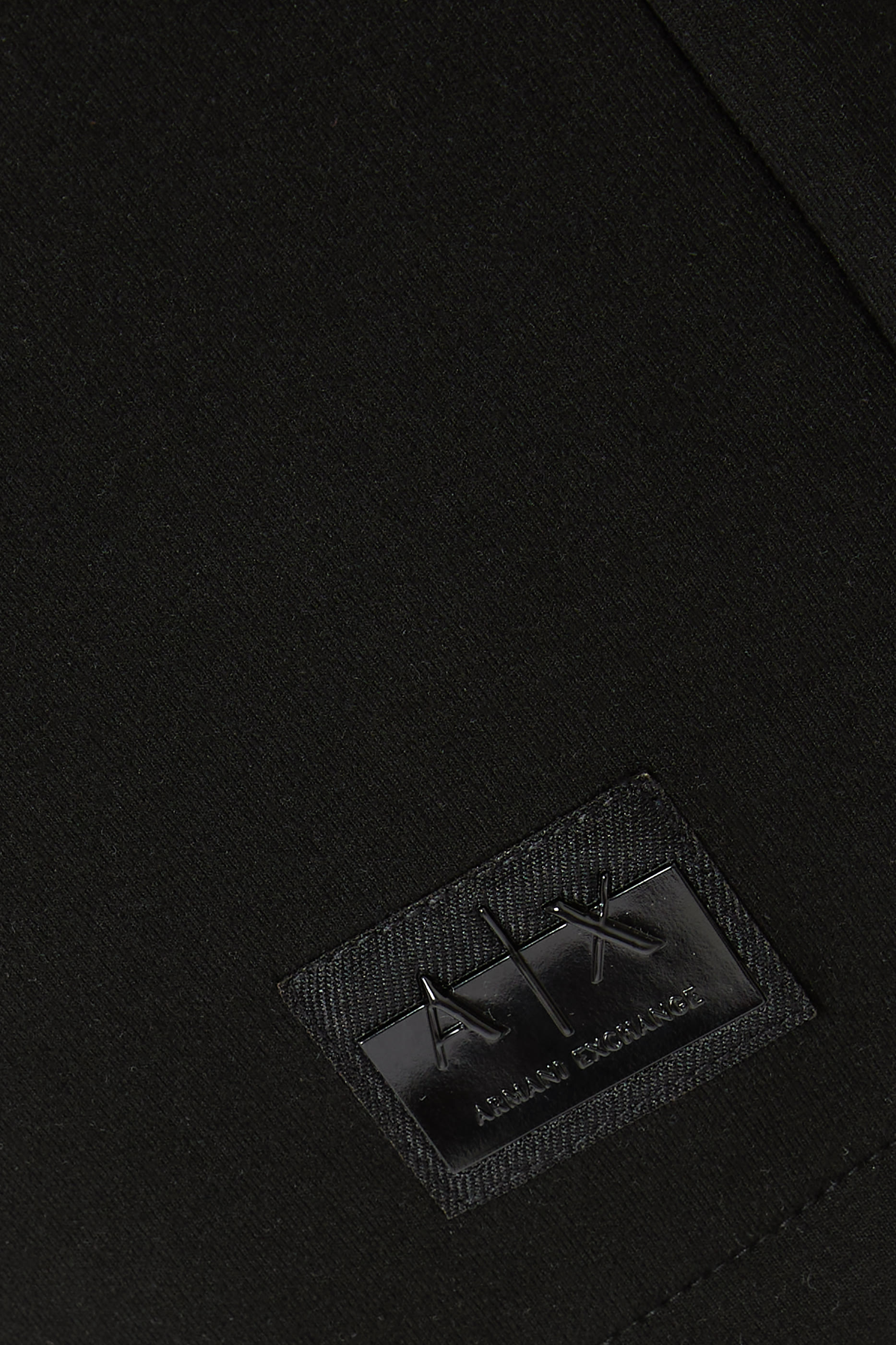 شورت رياضي بشعار الماركة