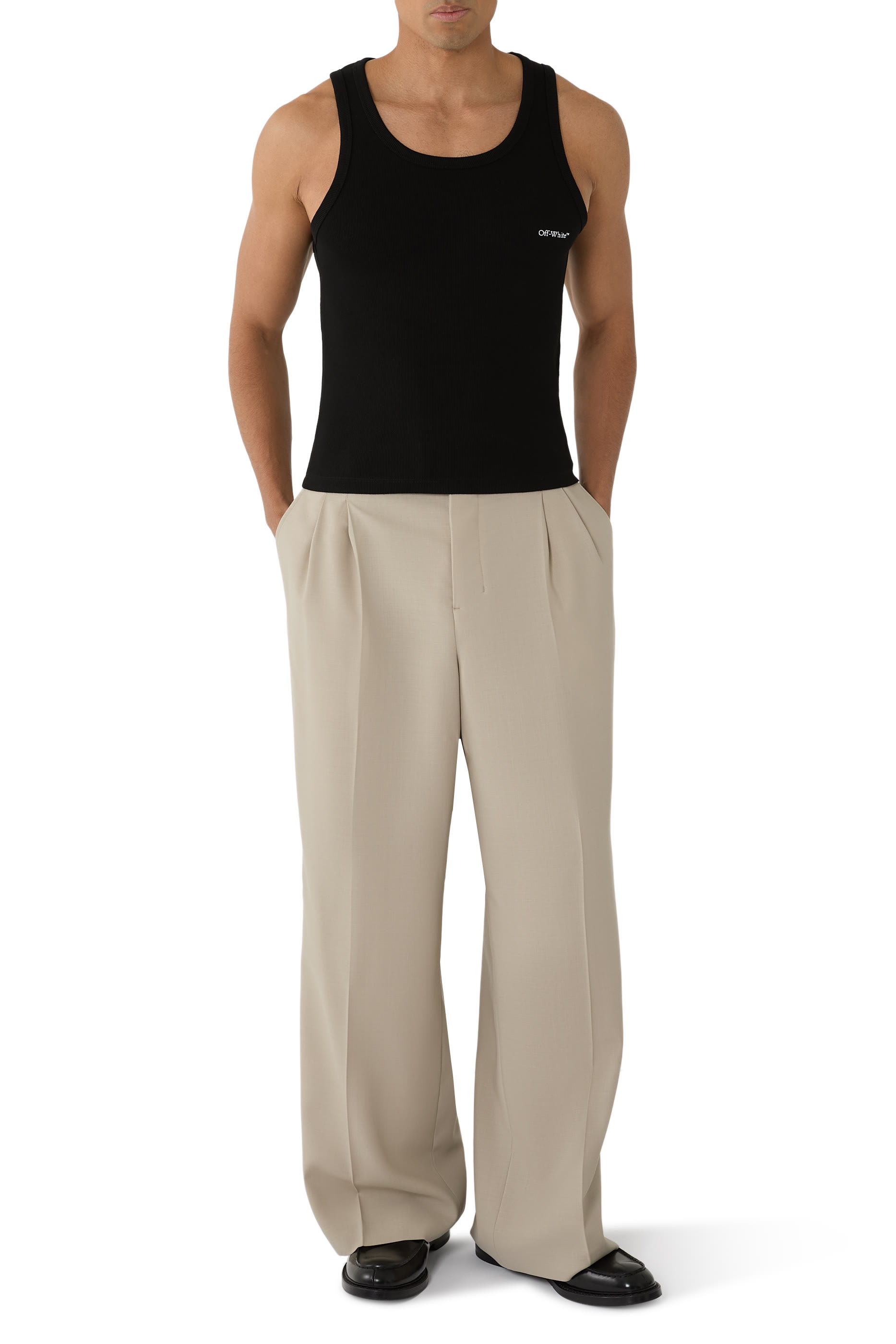 بلوزة بوكيش مضلعة بلا أكمام